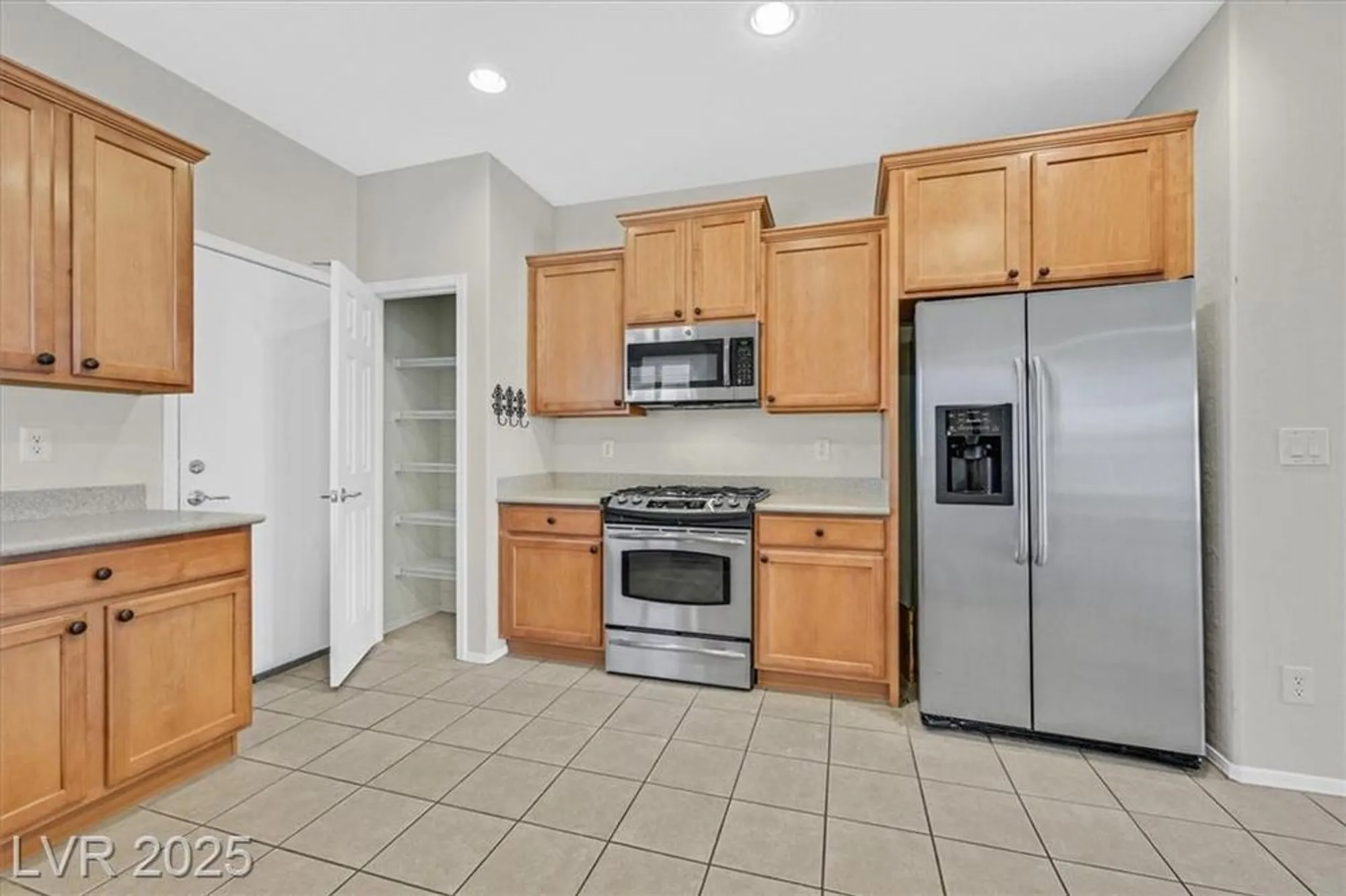 Property Slideshow image 7 of 39 | 6064 isola peak ave, Las Vegas, NV, 89122