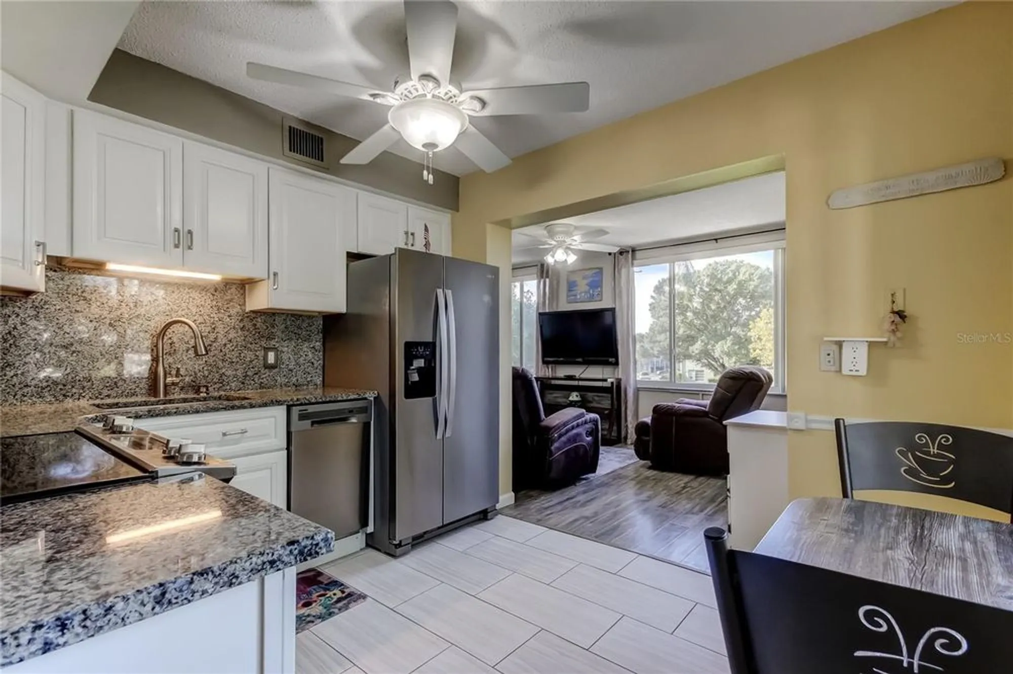 Property Slideshow image 14 of 75 | 2457 ecuadorian way apt 57, Clearwater, FL, 33763