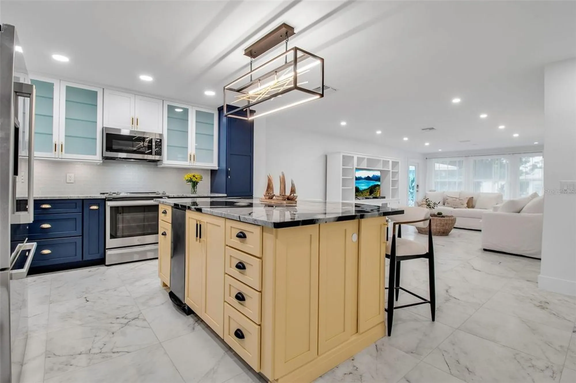 Property Slideshow image 7 of 39 | 602 fair winds dr # 602, Nokomis, FL, 34275