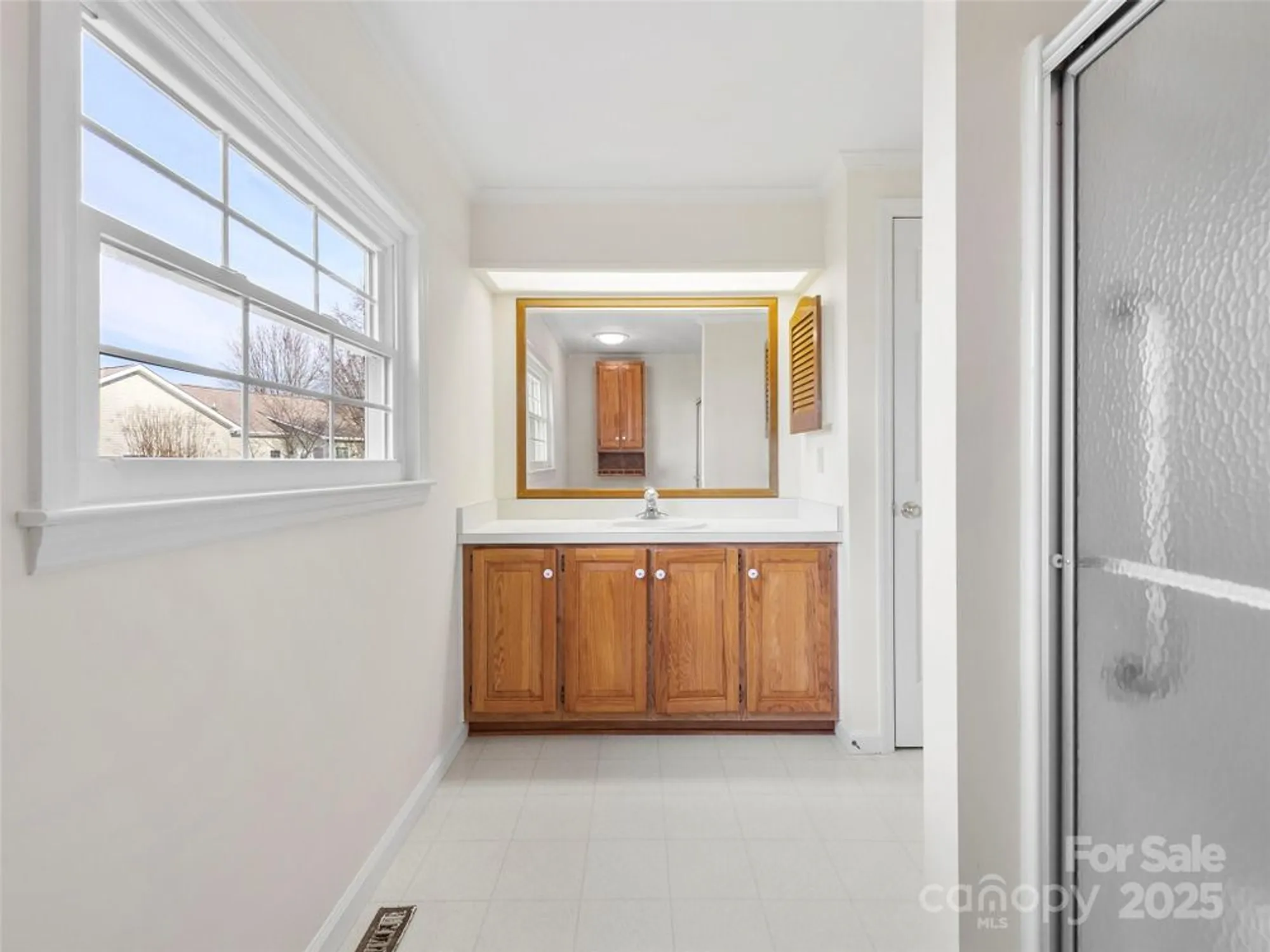 Property Slideshow image 15 of 19 | 233 white ash cir, Hendersonville, NC, 28739