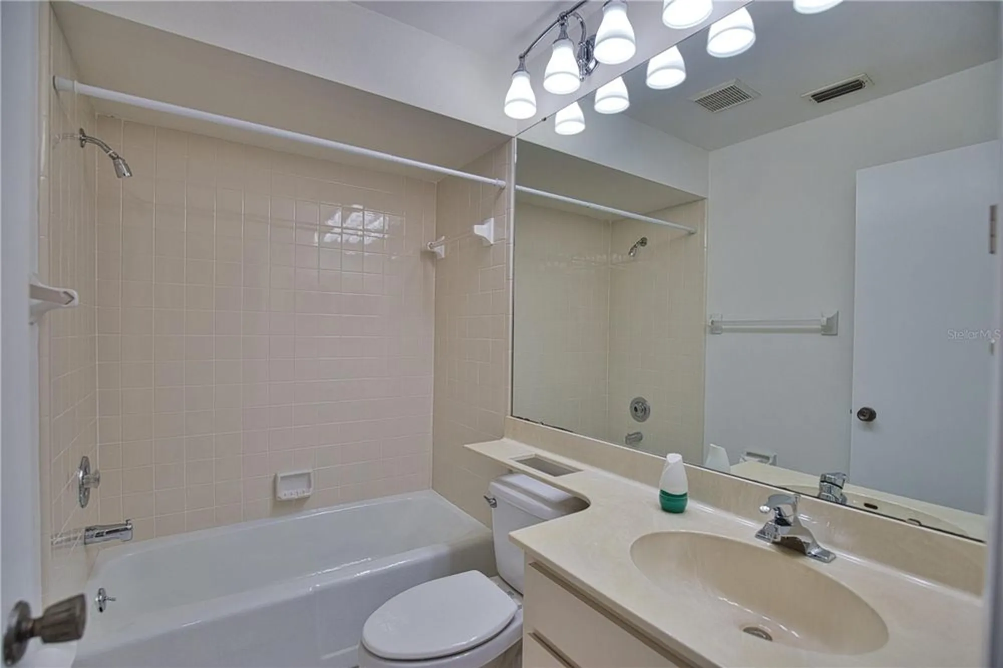 Property Slideshow image 25 of 45 | 7171 wood creek dr 5, Sarasota, FL, 34231