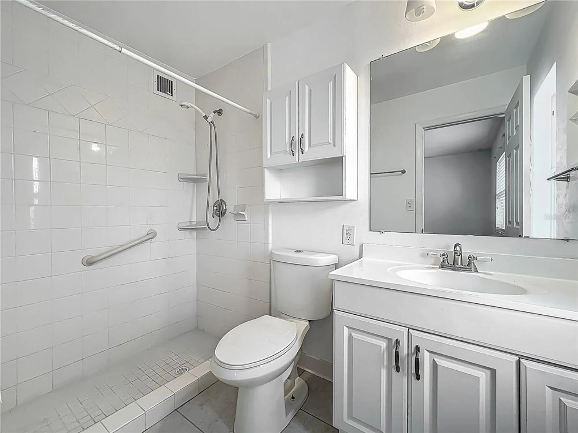 Property Slideshow image 19 of 41 | 904 desert hills dr, Sun City Center, FL, 33573