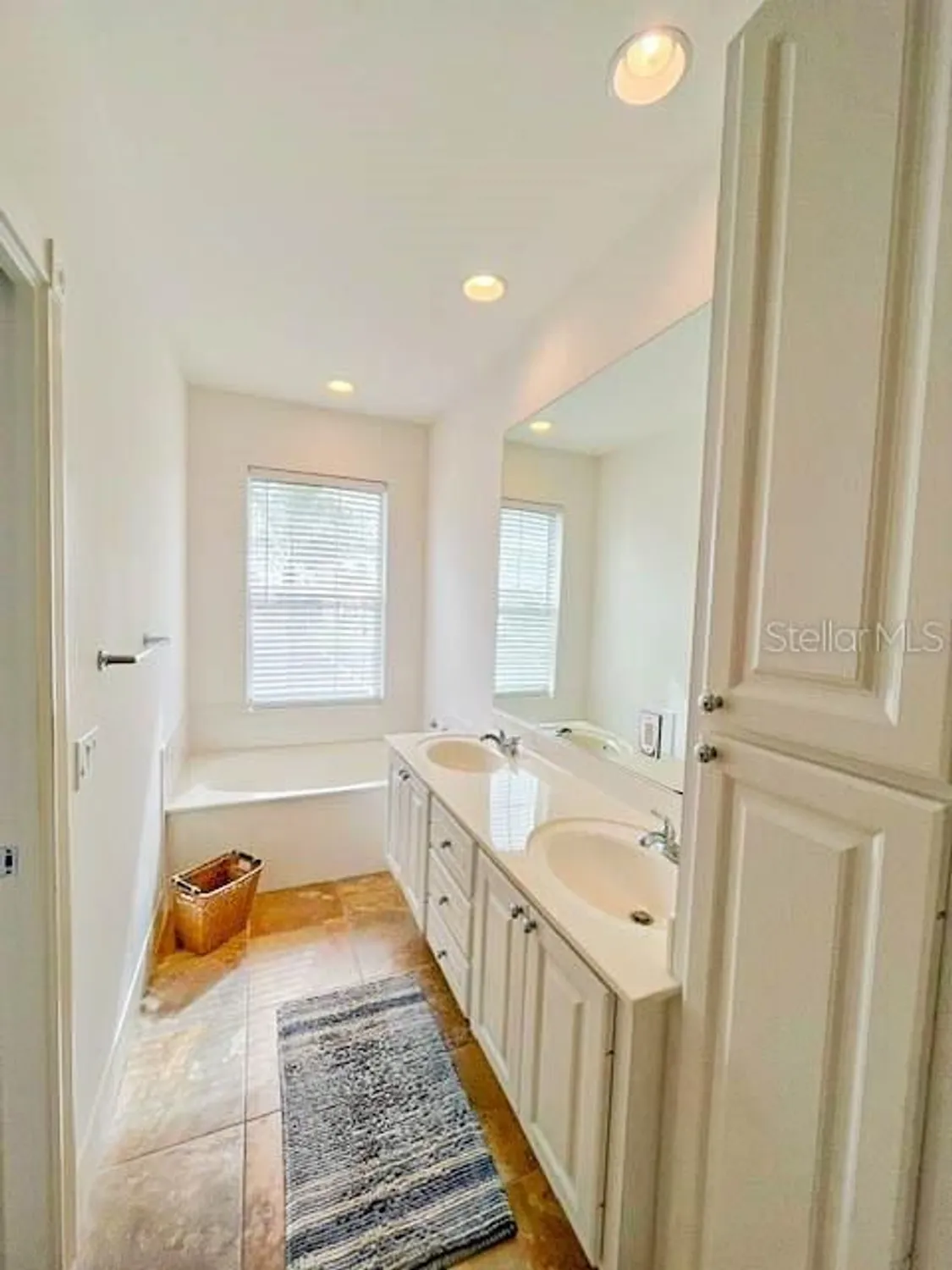 Property Slideshow image 24 of 54 | 1707 burgos dr, Sarasota, FL, 34238