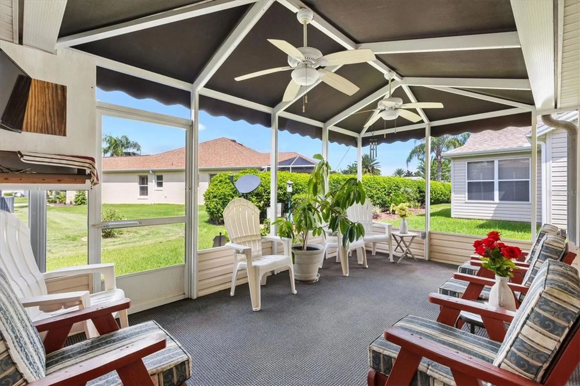 Property Slideshow image 32 of 43 | 1884 poppy cir, The Villages, FL, 32162