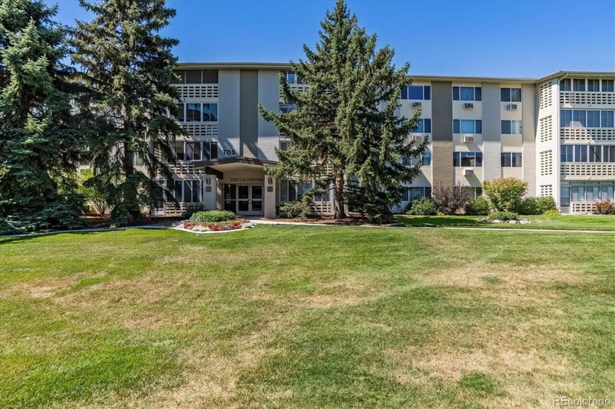 Property Slideshow image 11 of 14 | 705 s alton way unit 6b, Denver, CO, 80247