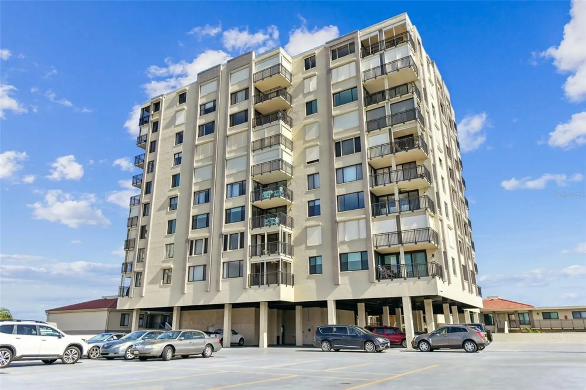 Property Slideshow image 2 of 70 | 6372 palma del mar blvd s apt 605, St Petersburg, FL, 33715