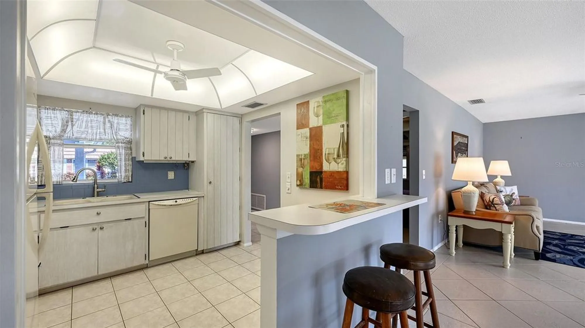 Property Slideshow image 15 of 47 | 5474 riverbluff cir v35, Sarasota, FL, 34231