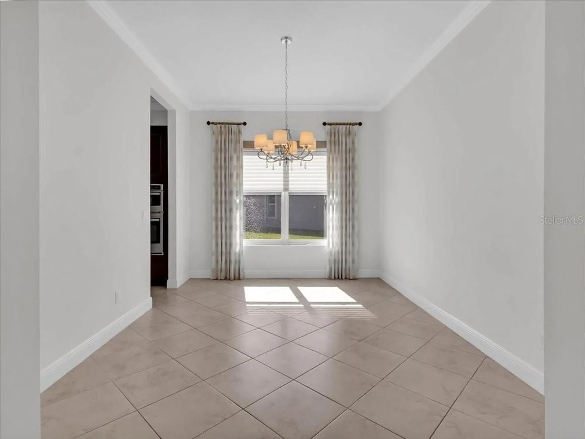 Property Slideshow image 14 of 76 | 16308 garnet glen pl, Wimauma, FL, 33598