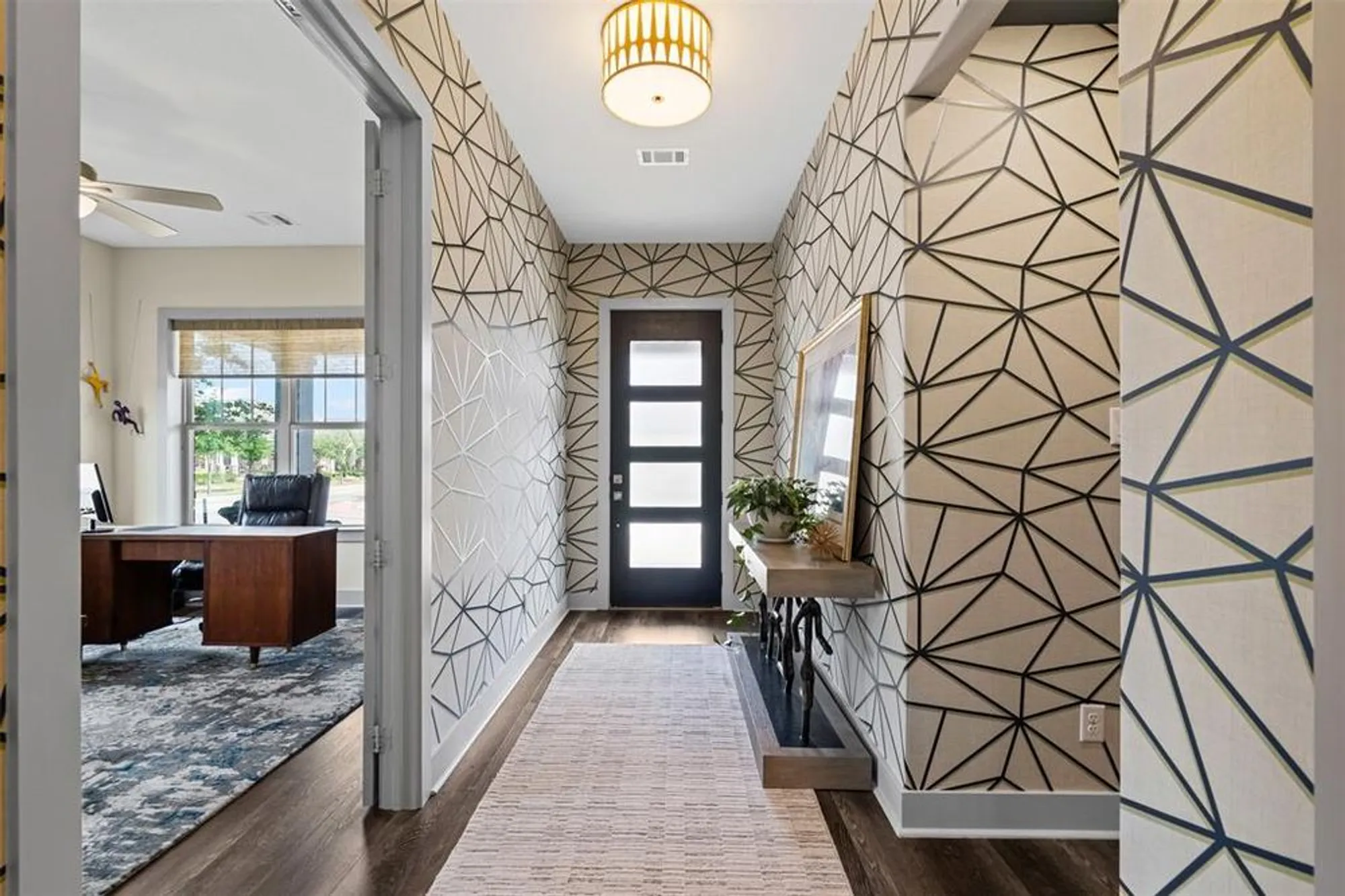 Property Slideshow image 14 of 27 | 4801 park view pl, Arlington, TX, 76005