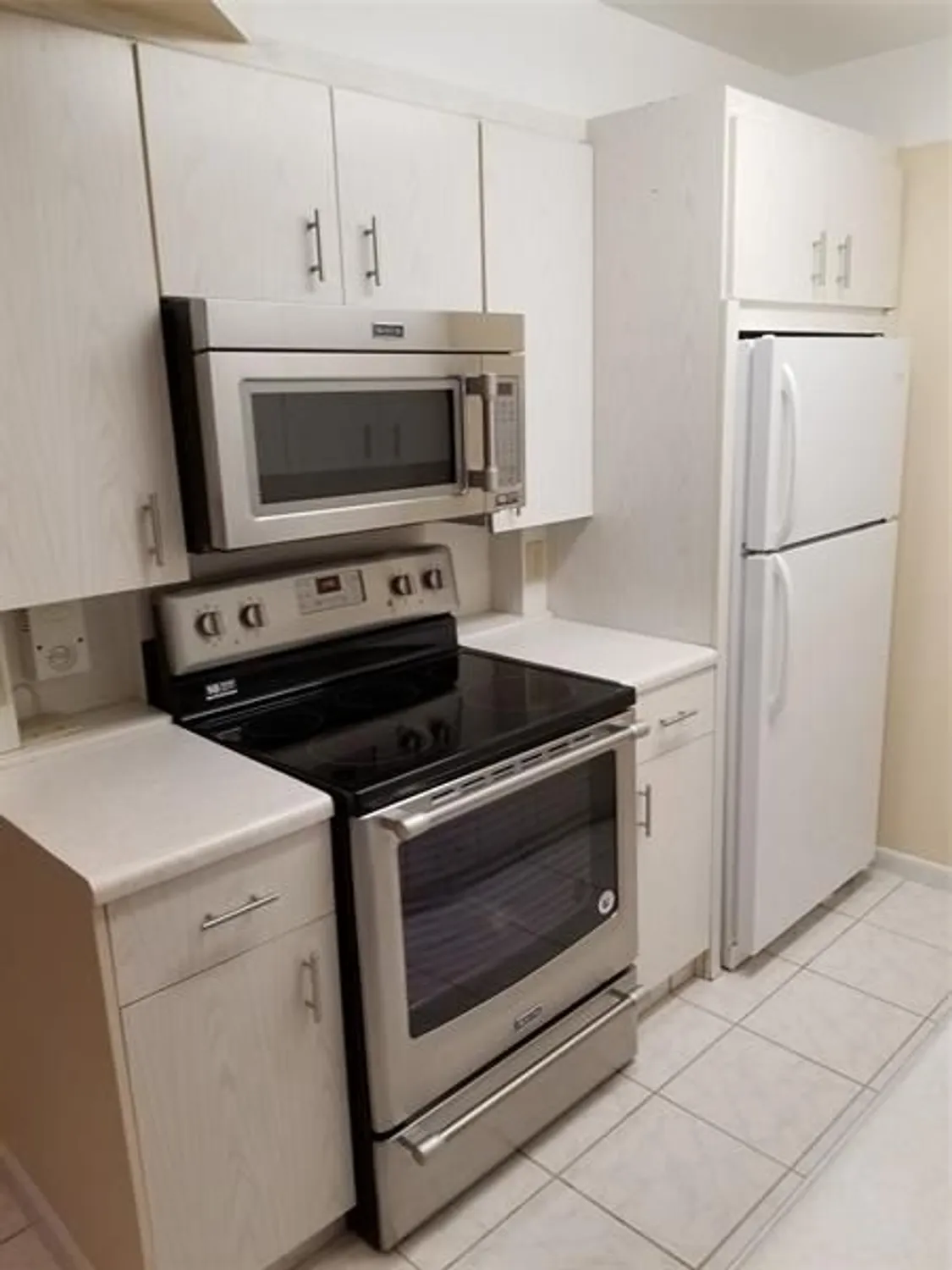 Property Slideshow image 7 of 25 | 4090 cornwall e # 4090, Boca Raton, FL, 33434