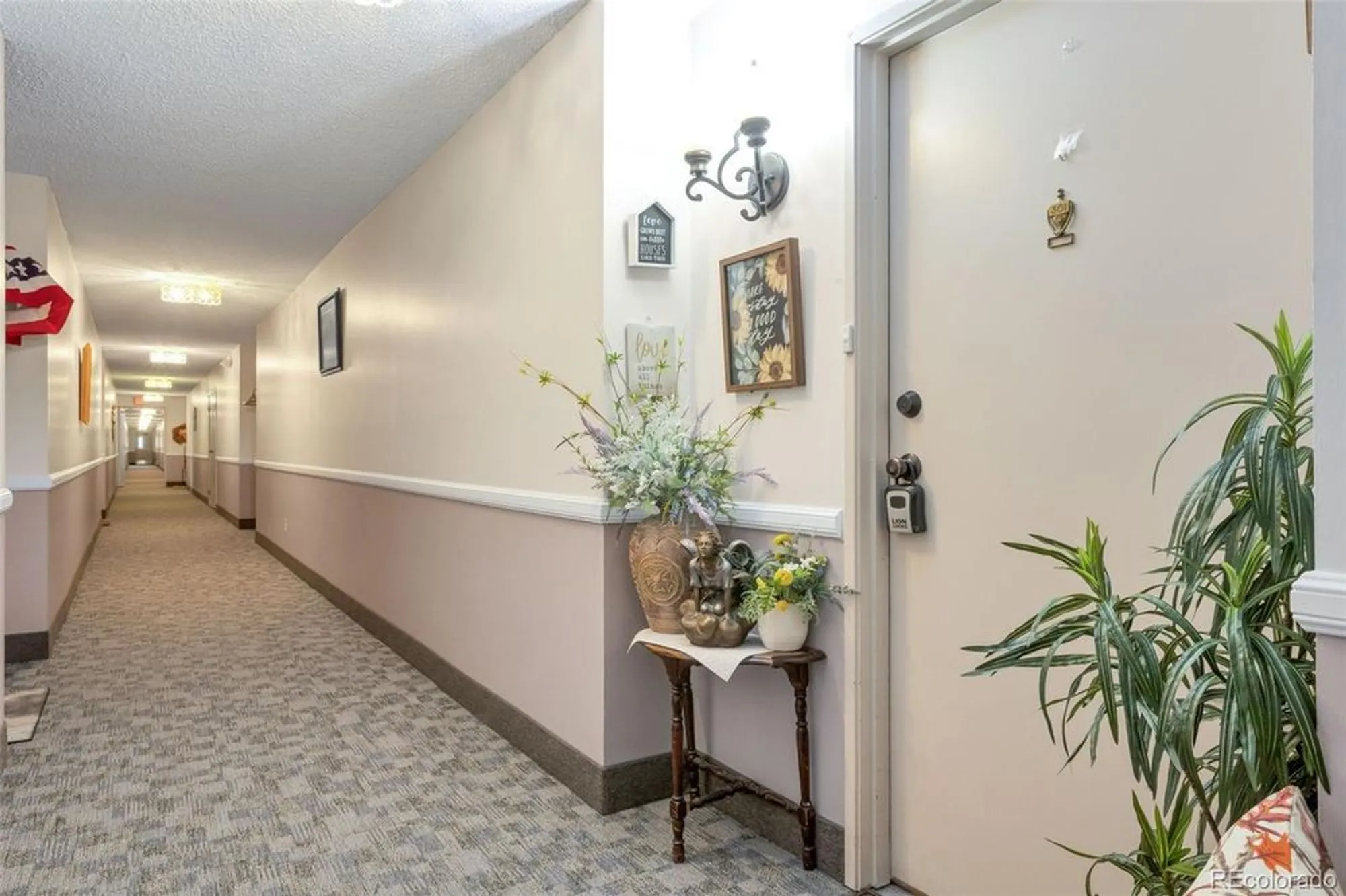 Property Slideshow image 4 of 31 | 3144 s wheeling way apt 301, Aurora, CO, 80014