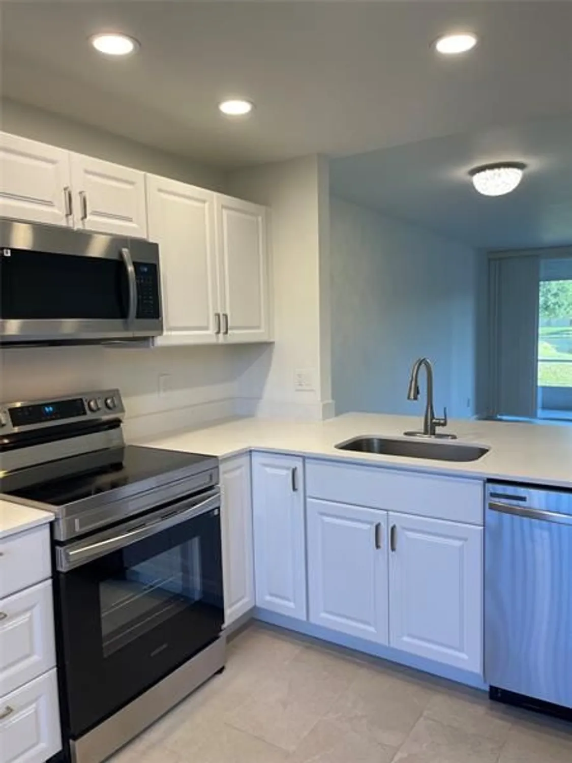 Property Slideshow image 5 of 27 | 5890 nw 64th ave apt 103, Fort Lauderdale, FL, 33319