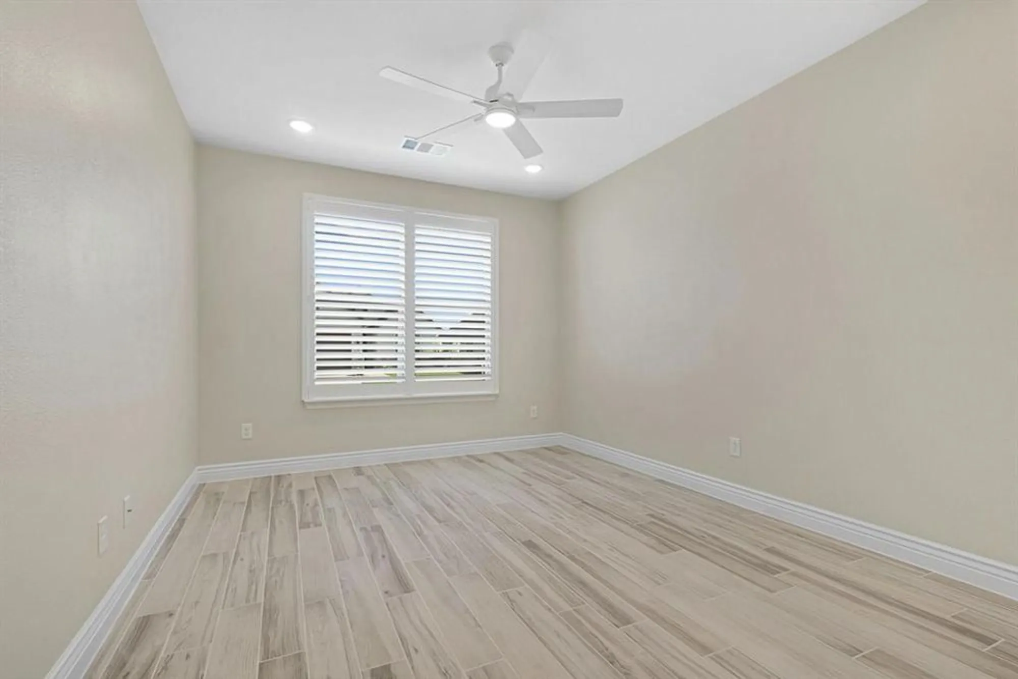 Property Slideshow image 14 of 29 | 12521 copper ore way, Denton, TX, 76207