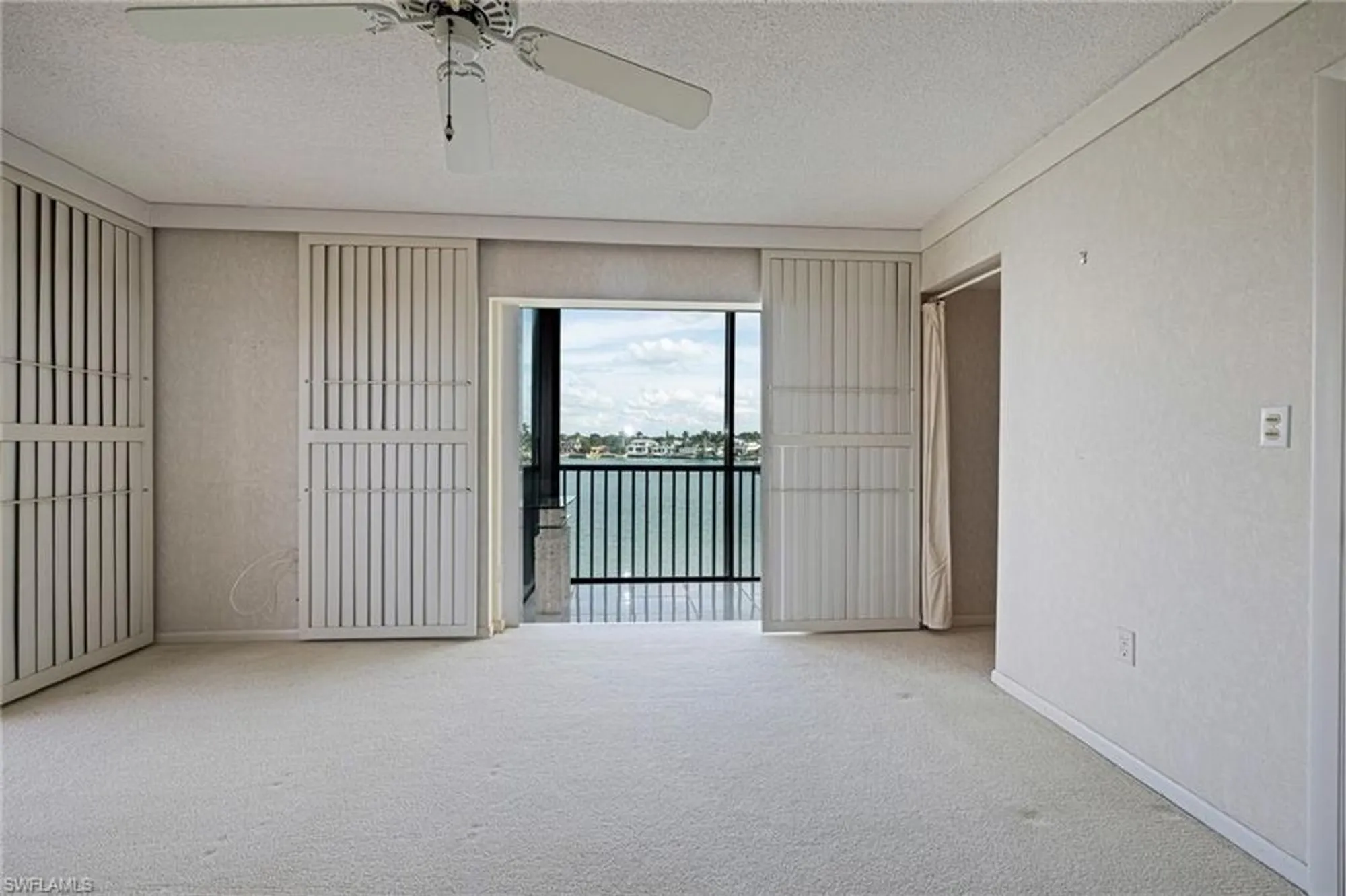 Property Slideshow image 25 of 49 | 3200 gulf shore blvd 401, Naples, FL, 34103