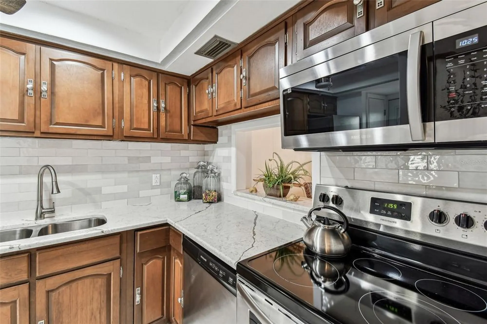 Property Slideshow image 7 of 69 | 1 boca ciega point blvd apt 310, St Petersburg, FL, 33708