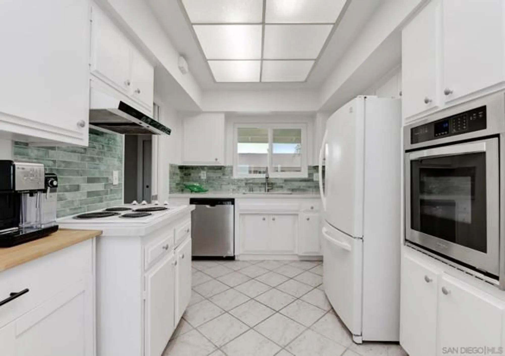 Property Slideshow image 9 of 39 | 3660 vista campana 37, Oceanside, CA, 92057
