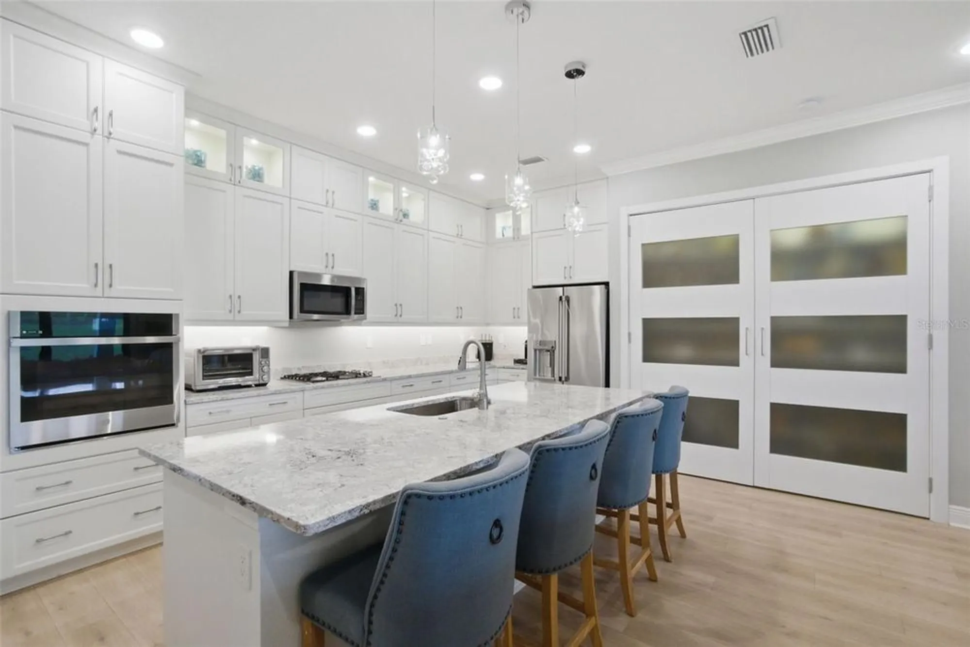 Property Slideshow image 21 of 71 | 5027 kiva cir, Bradenton, FL, 34211