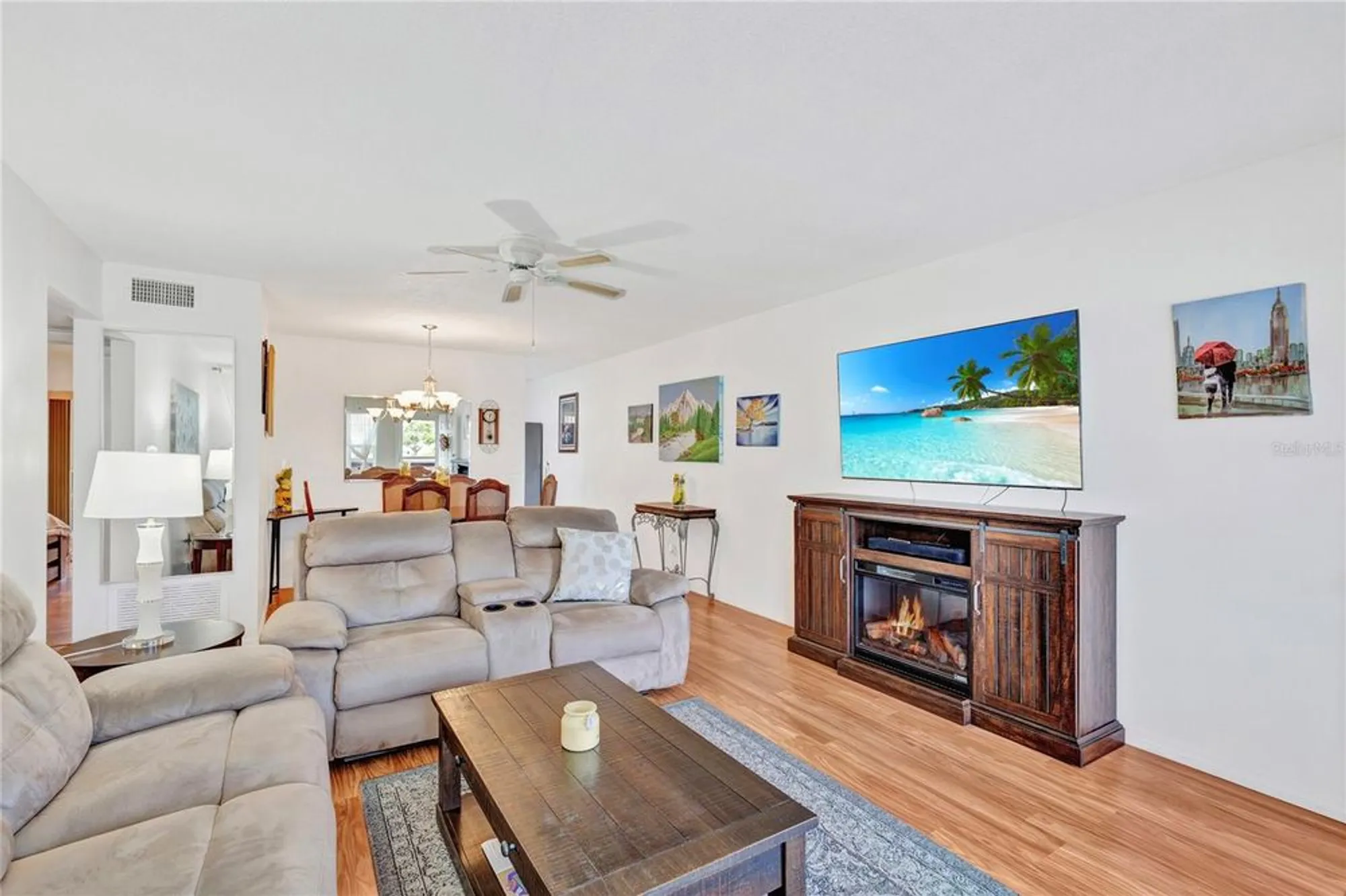 Property Slideshow image 9 of 38 | 2463 brazilia dr apt 31, Clearwater, FL, 33763
