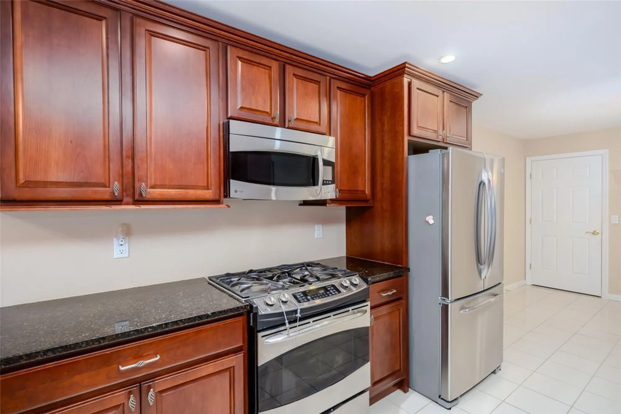 Property Slideshow image 12 of 37 | 166 ira rd, Mount Sinai, NY, 11766