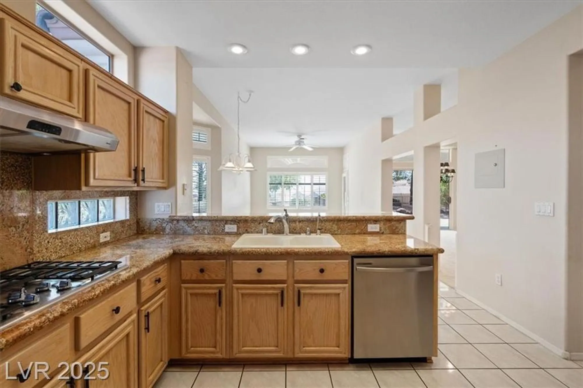 Property Slideshow image 10 of 34 | 2524 banora point dr, Las Vegas, NV, 89134