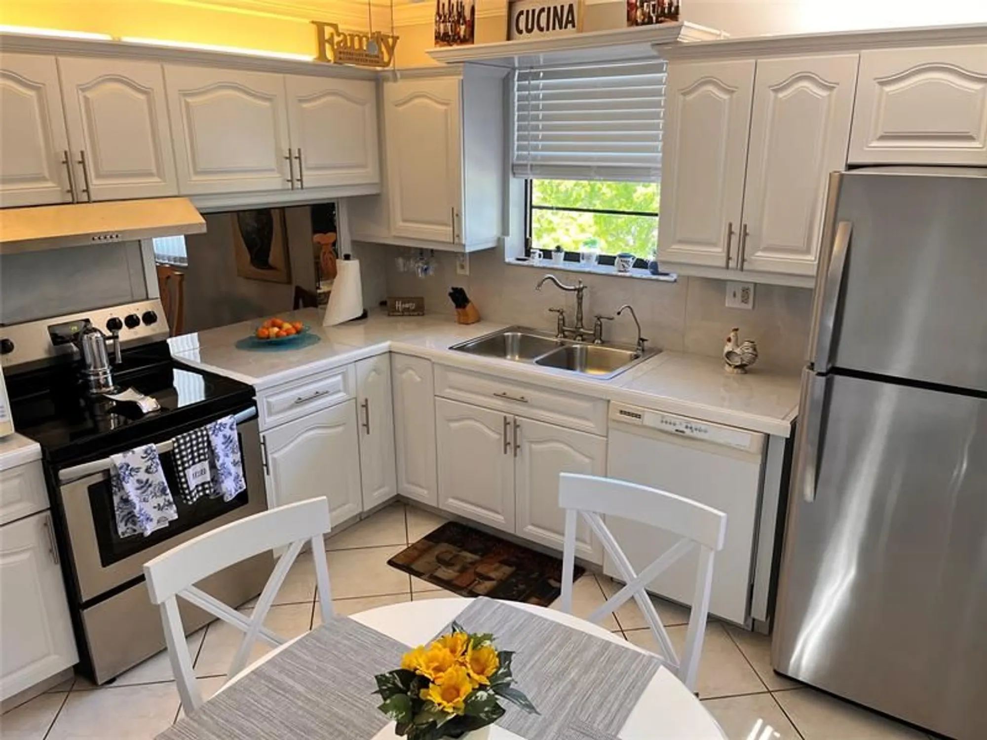 Property Slideshow image 10 of 25 | 4940 e sabal palm blvd apt 414, Tamarac, FL, 33319