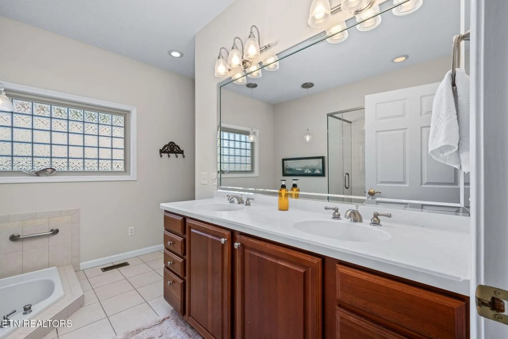 Property Slideshow image 41 of 60 | 120 valarian dr, Crossville, TN, 38558