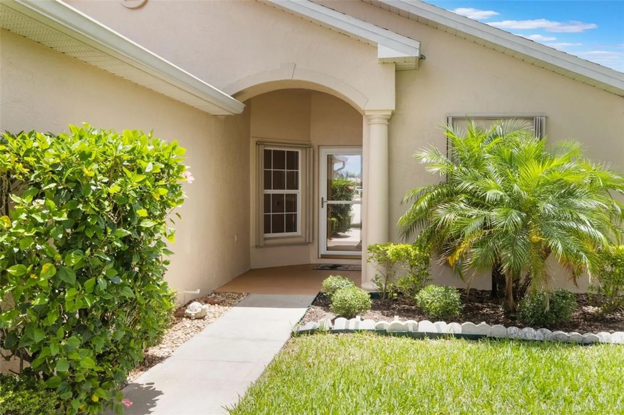Property Slideshow image 3 of 39 | 464 lake suzanne dr, Lake Wales, FL, 33859