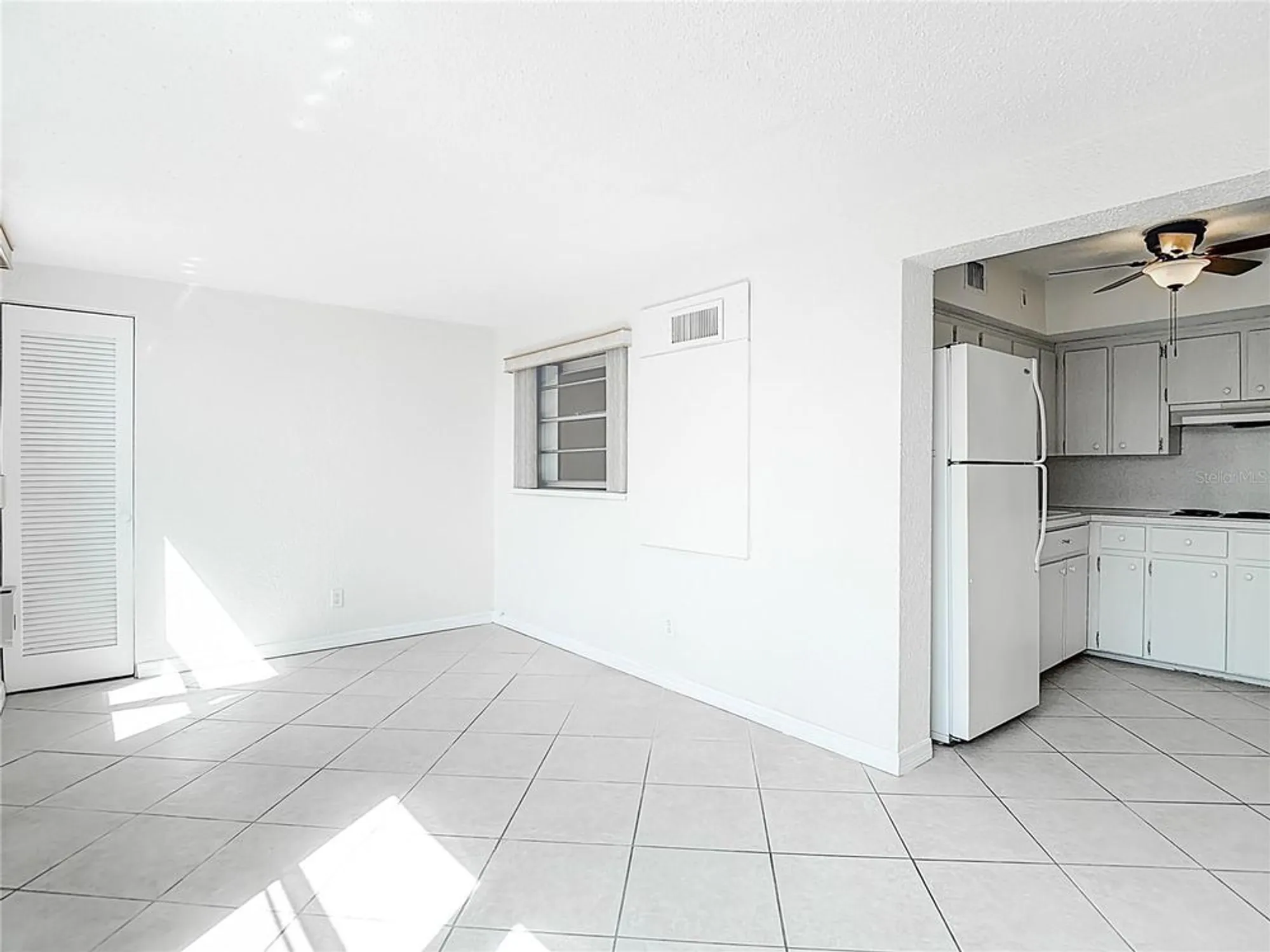 Property Slideshow image 14 of 31 | 2461 canadian way 45, Clearwater, FL, 33763