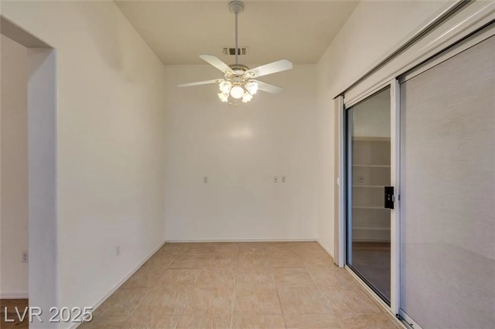 Property Slideshow image 10 of 27 | 2108 eagle watch dr, Henderson, NV, 89012