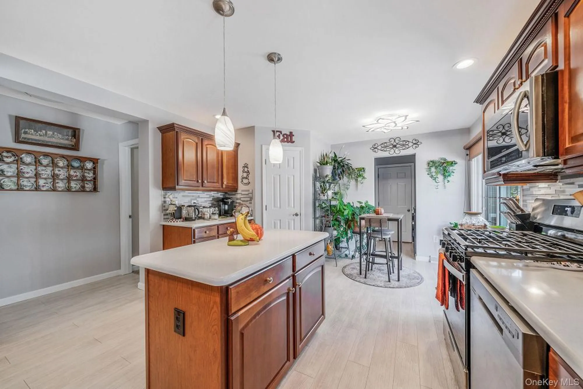 Property Slideshow image 20 of 48 | 1407 middle rd unit 258, Calverton, NY, 11933