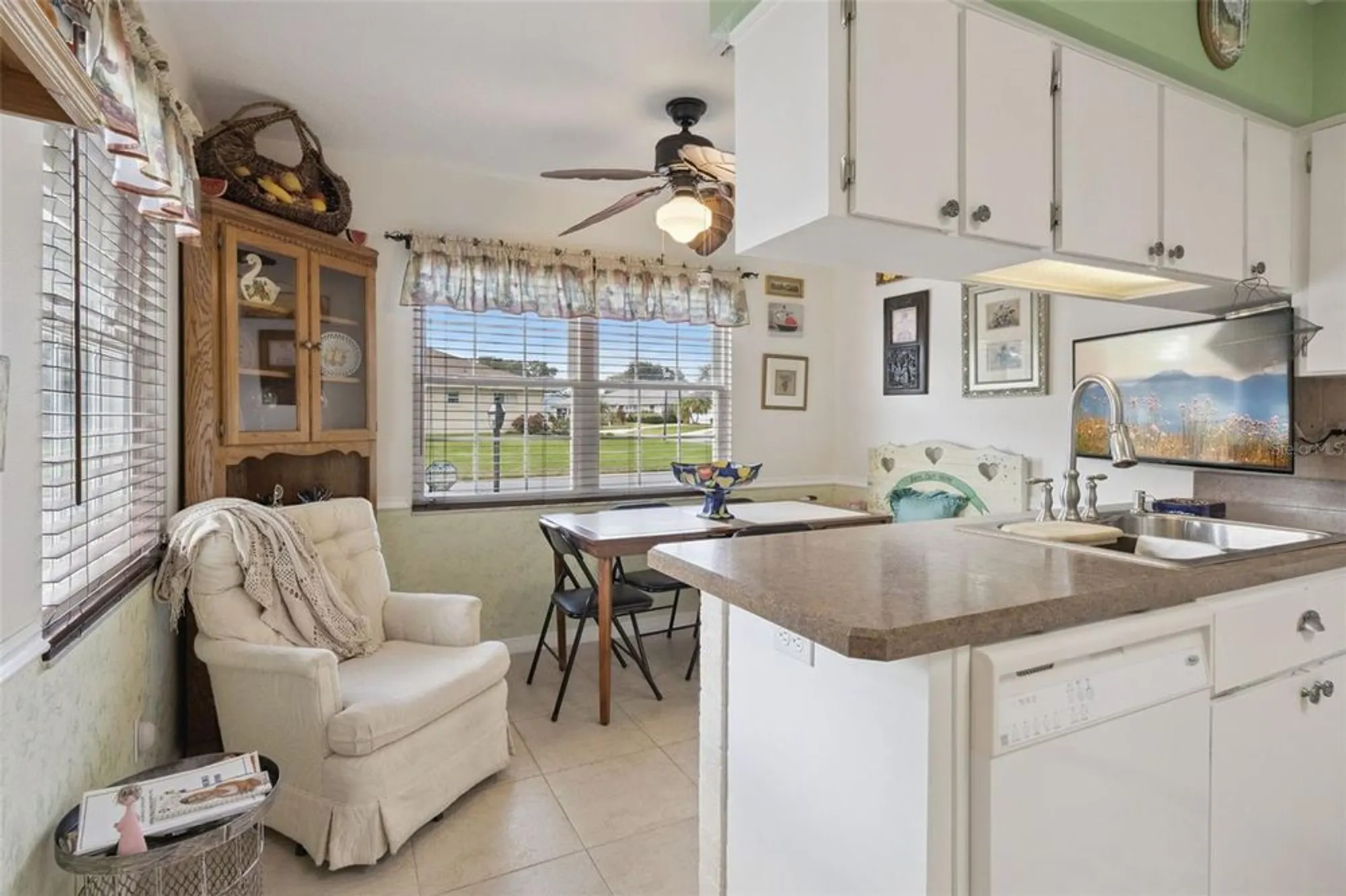 Property Slideshow image 25 of 82 | 26600 racquet cir, Leesburg, FL, 34748
