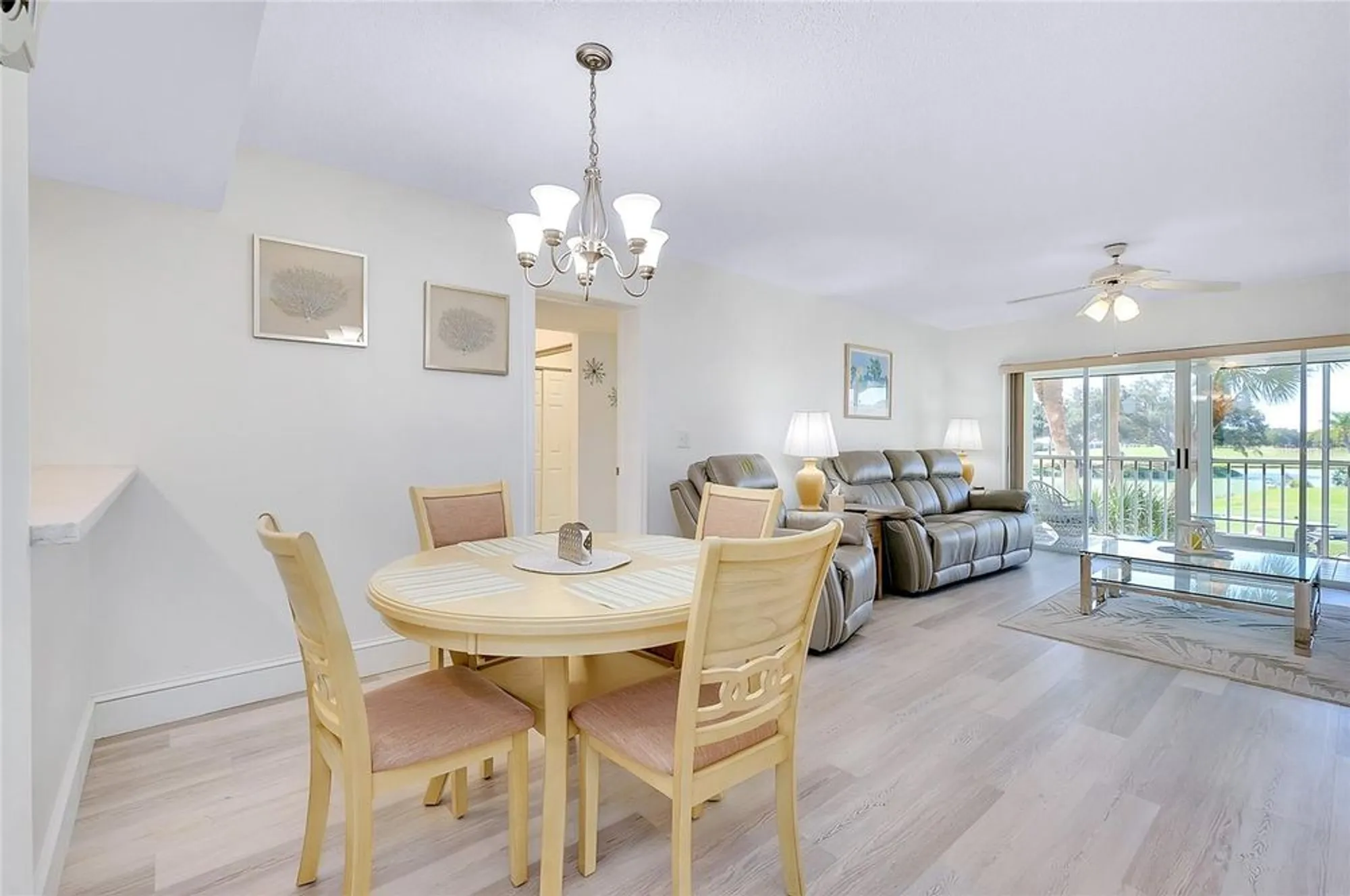 Property Slideshow image 13 of 68 | 433 cerromar ln 430, Venice, FL, 34293