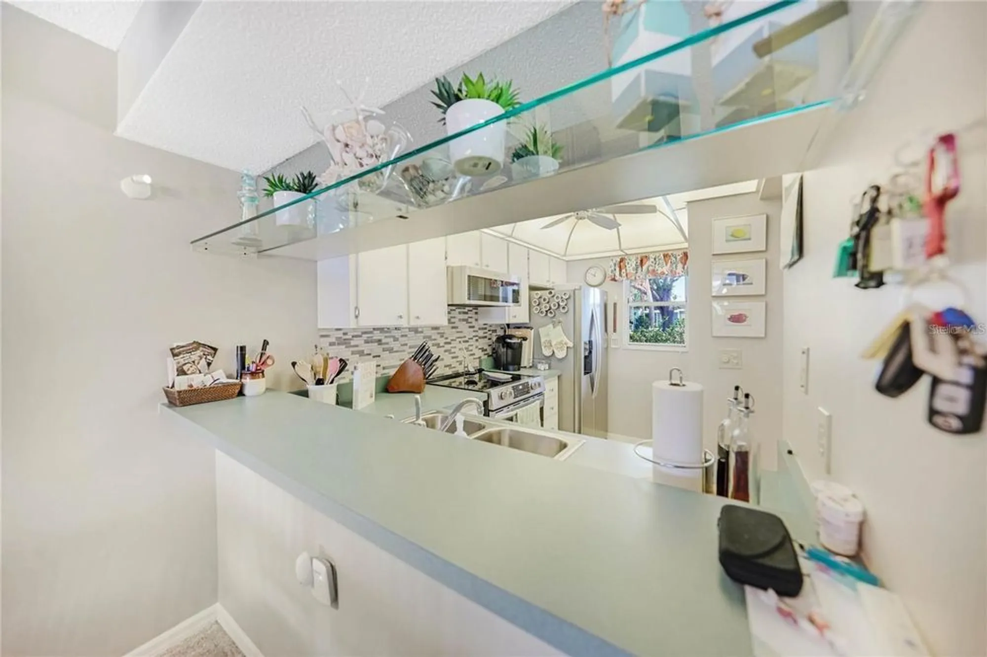 Property Slideshow image 12 of 40 | 404 cerromar cir 112, Venice, FL, 34293