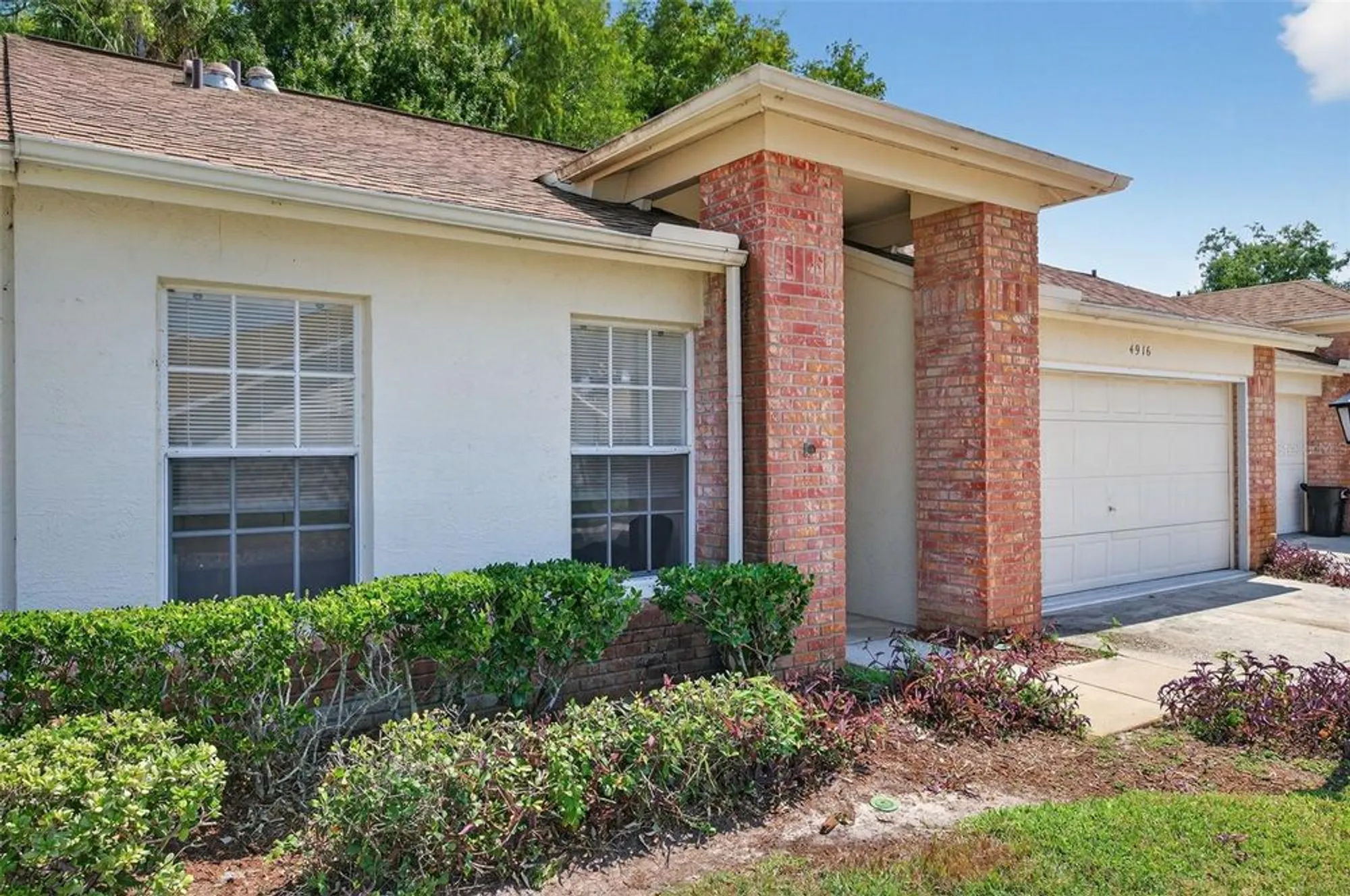 Property Slideshow image 5 of 53 | 4916 troon ln, New Port Richey, FL, 34655