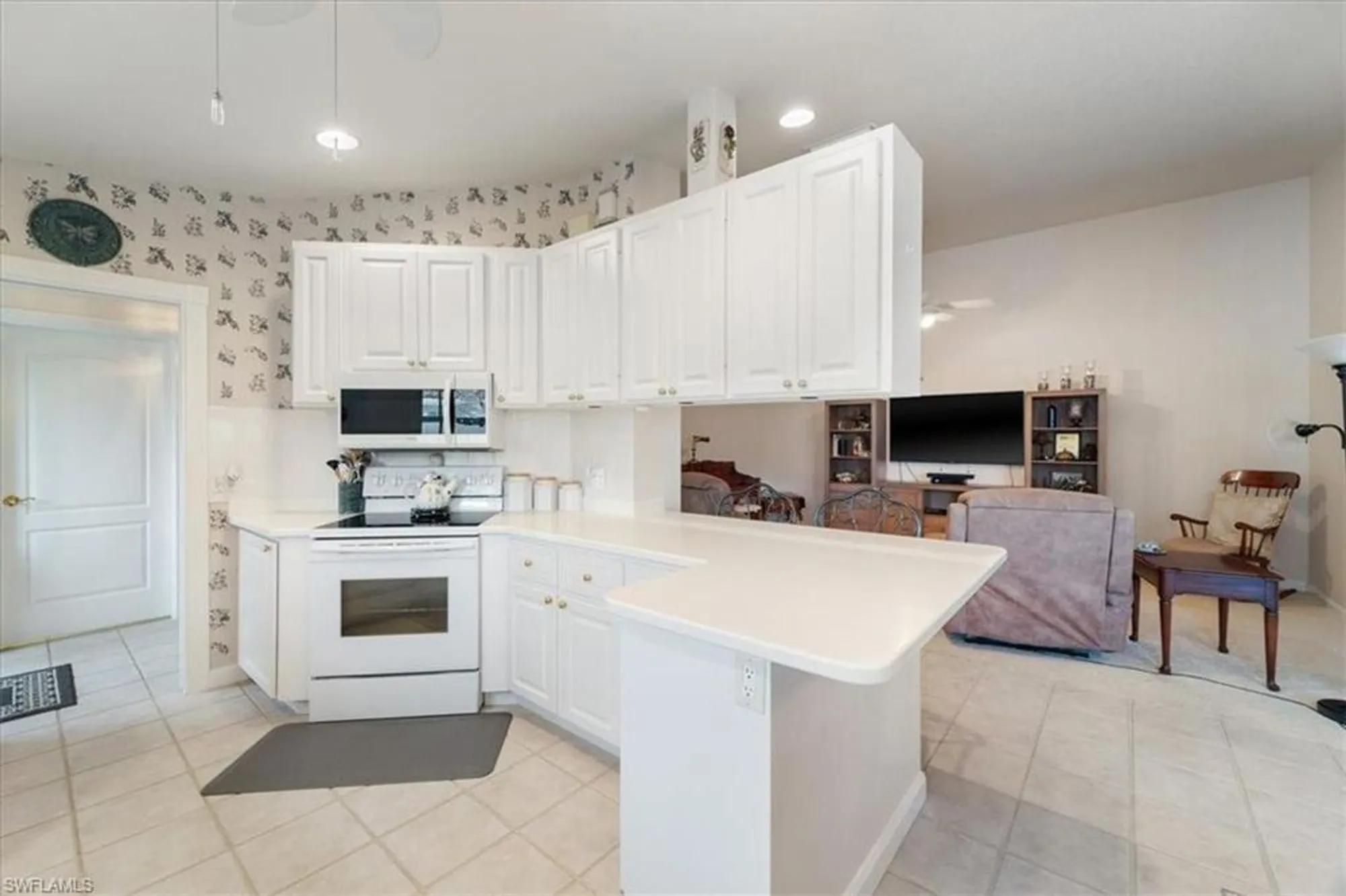 Property Slideshow image 11 of 27 | 5756 drummond way, Naples, FL, 34119