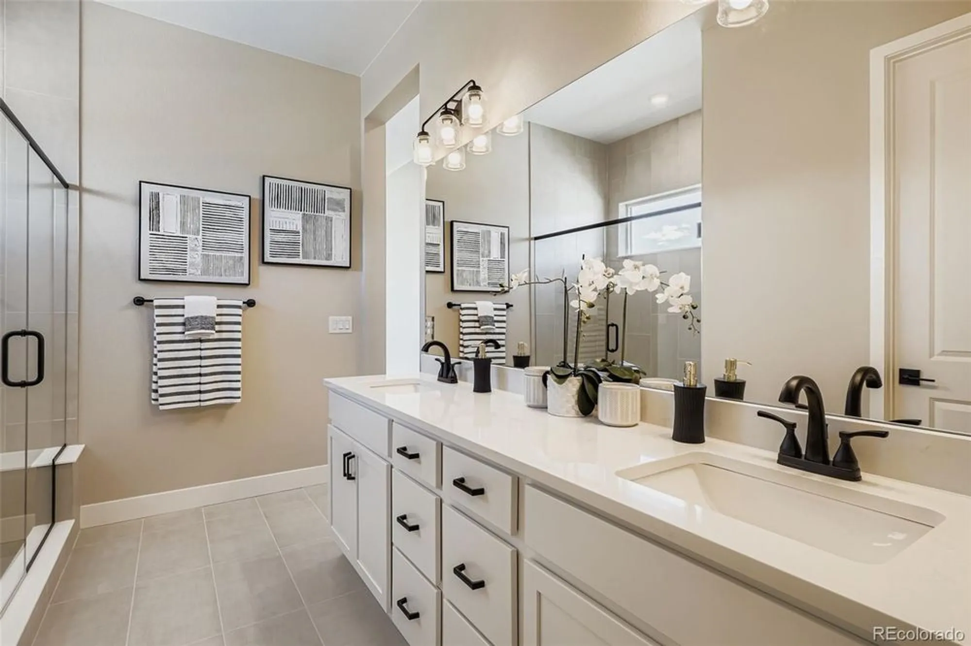 Property Slideshow image 18 of 36 | 2011 grayside cir, Castle Rock, CO, 80109