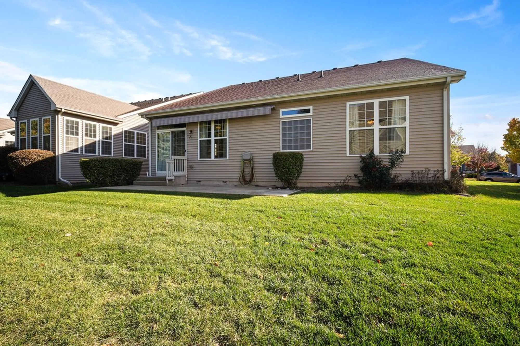 Property Slideshow image 24 of 30 | 1176 heathrow ln, Aurora, IL, 60502