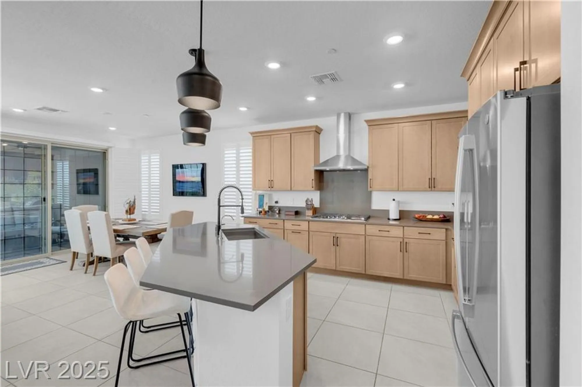 Property Slideshow image 16 of 69 | 124 lake oasis st, Henderson, NV, 89011