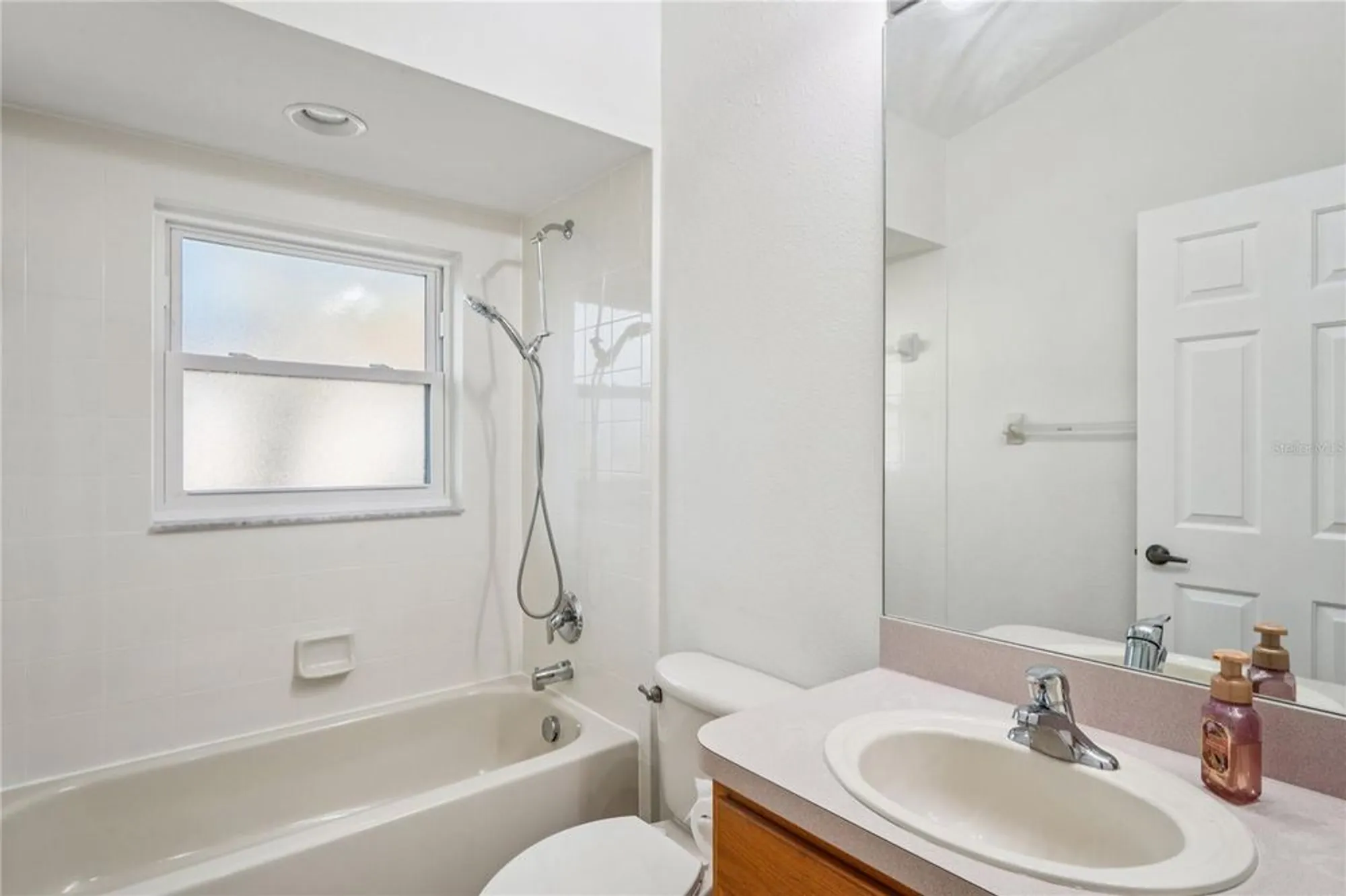 Property Slideshow image 32 of 81 | 322 greenwich cir, Spring Hill, FL, 34609