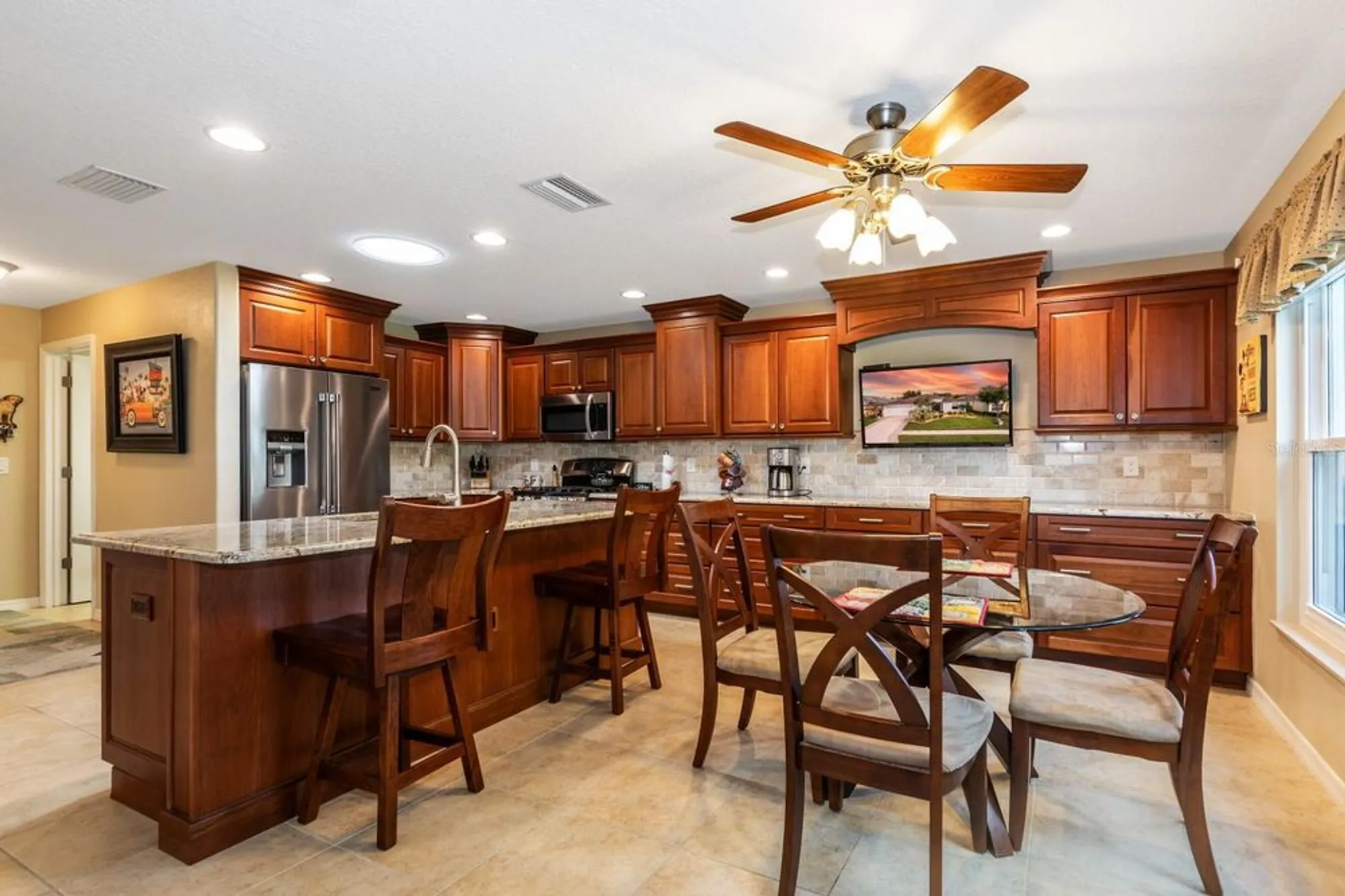 Property Slideshow image 8 of 42 | 27400 stoney brook dr, Leesburg, FL, 34748