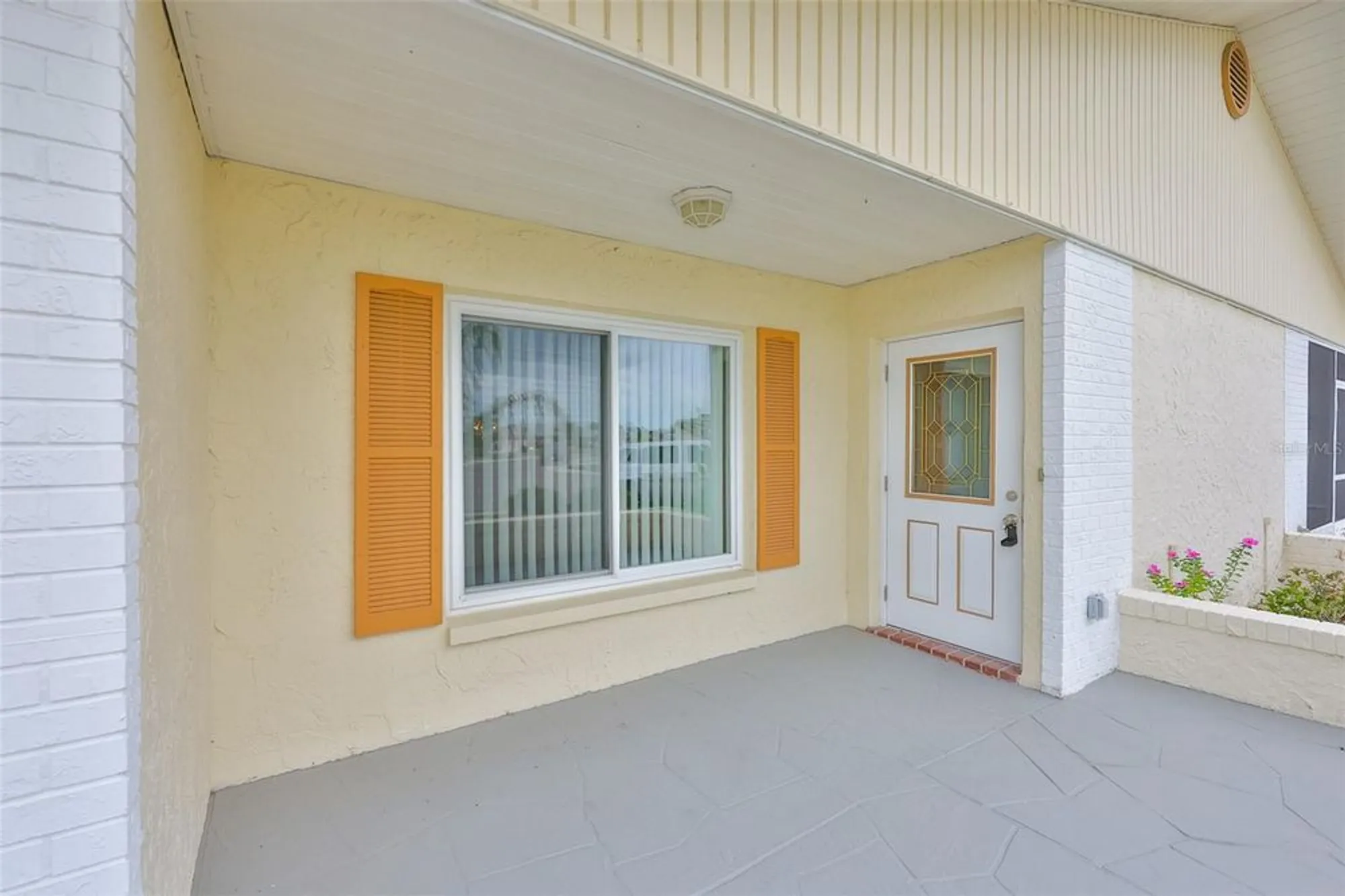 Property Slideshow image 3 of 46 | 206 sola ln, Sun City Center, FL, 33573