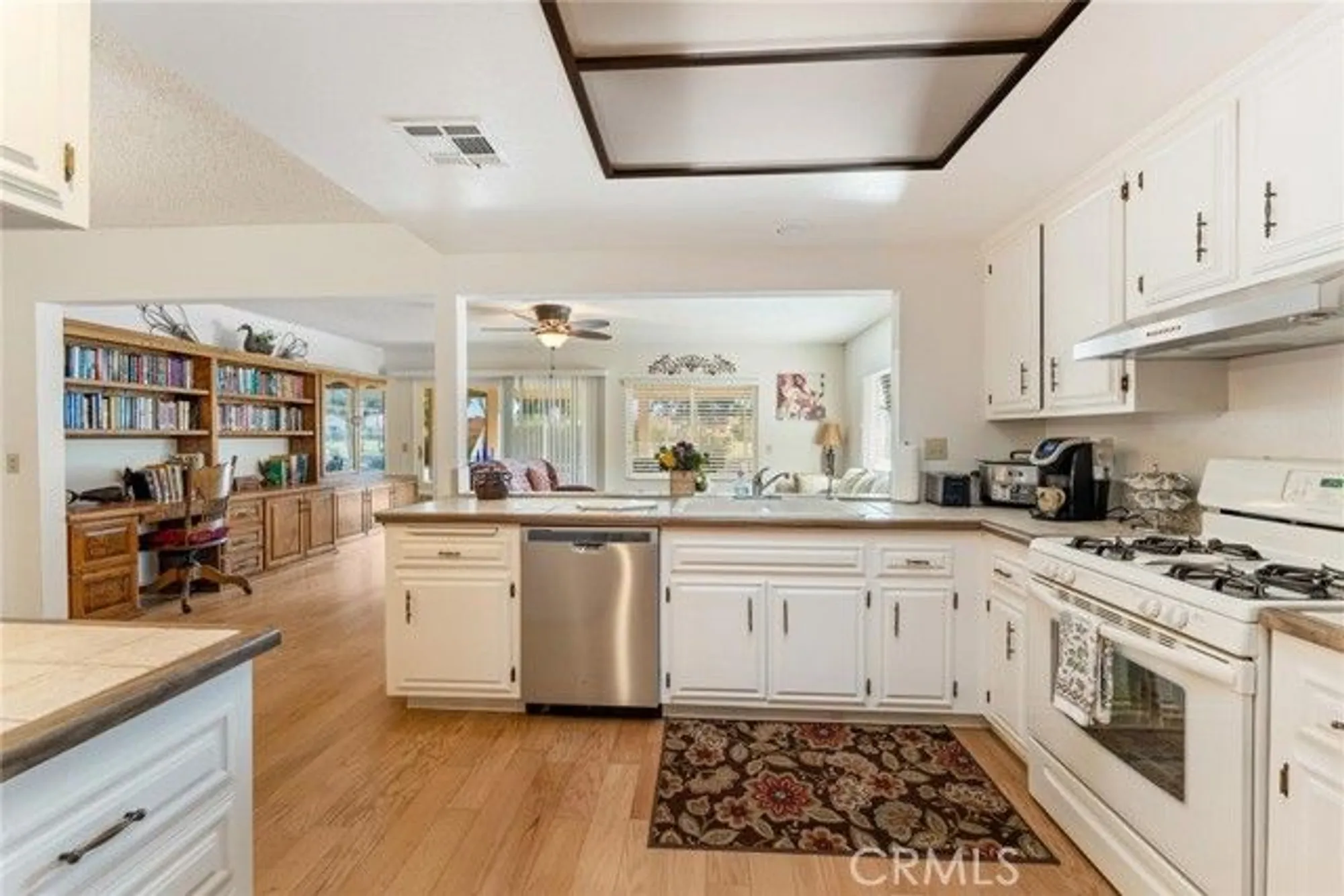 Property Slideshow image 21 of 39 | 2059 silver oak way, Hemet, CA, 92545