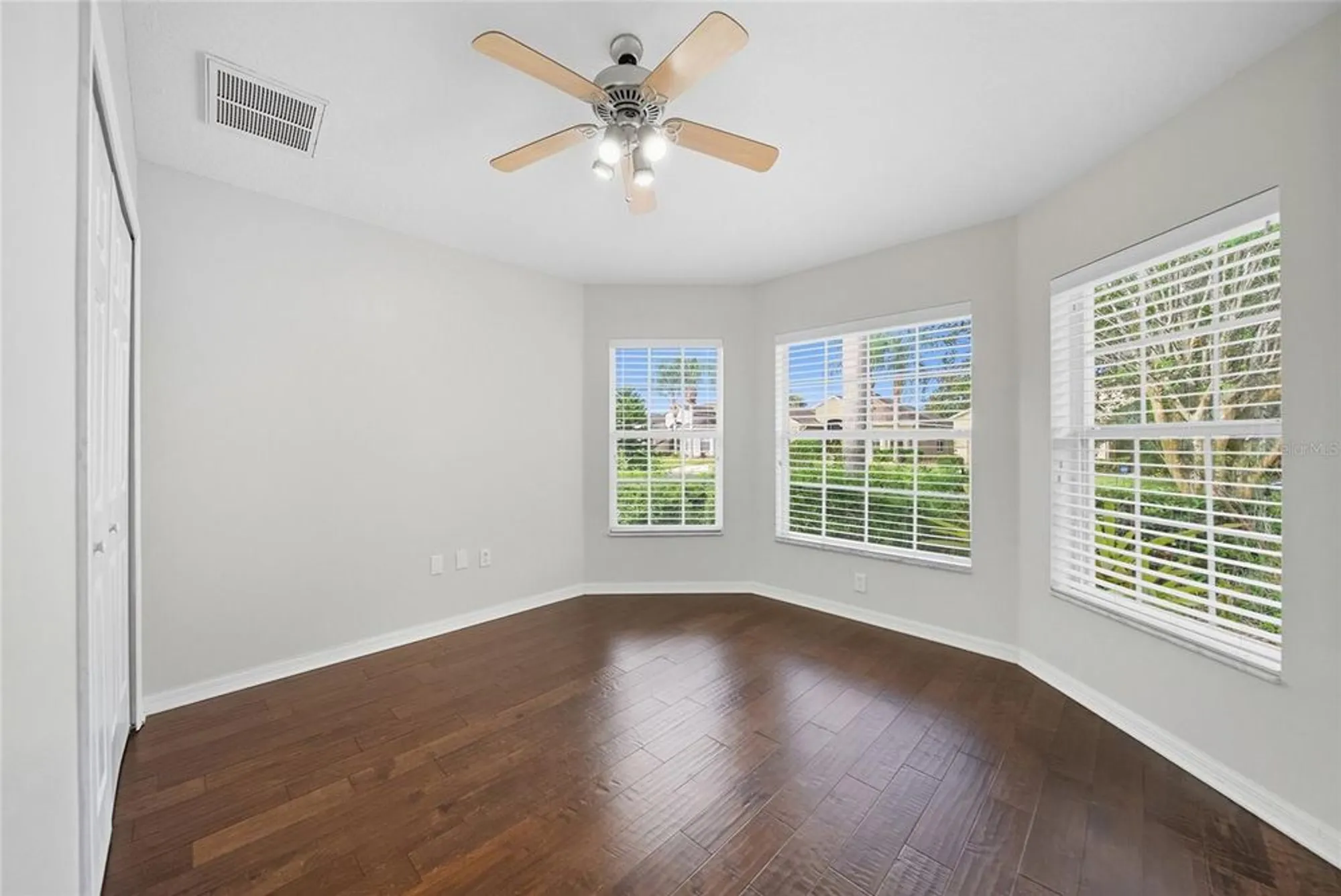 Property Slideshow image 6 of 43 | 9427 rolling cir, San Antonio, FL, 33576