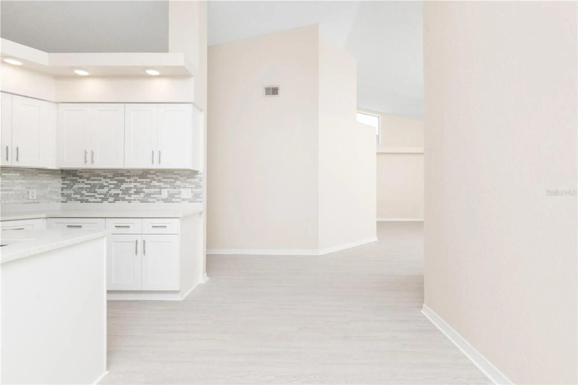 Property Slideshow image 18 of 52 | 9390 mississippi run, Weeki Wachee, FL, 34613