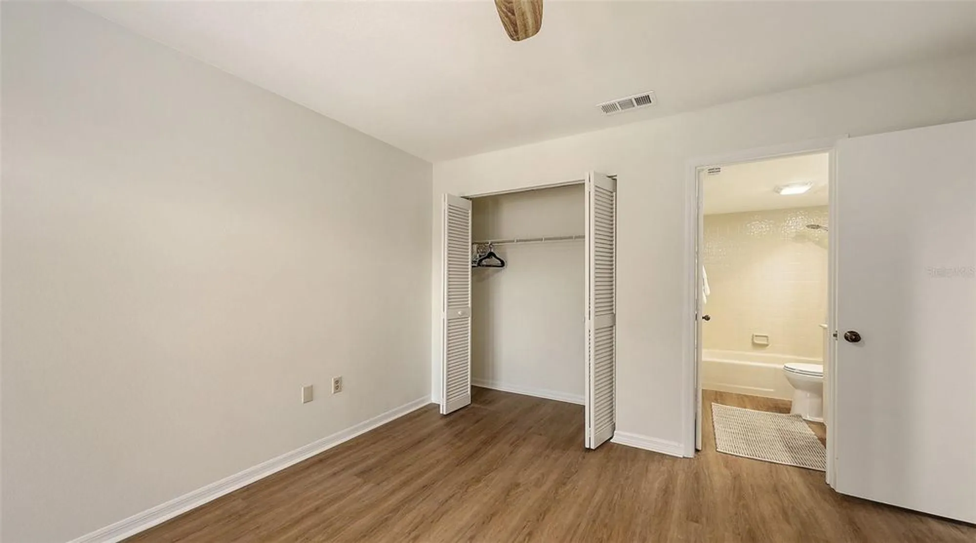 Property Slideshow image 23 of 39 | 5223 heron way # 104, Sarasota, FL, 34231