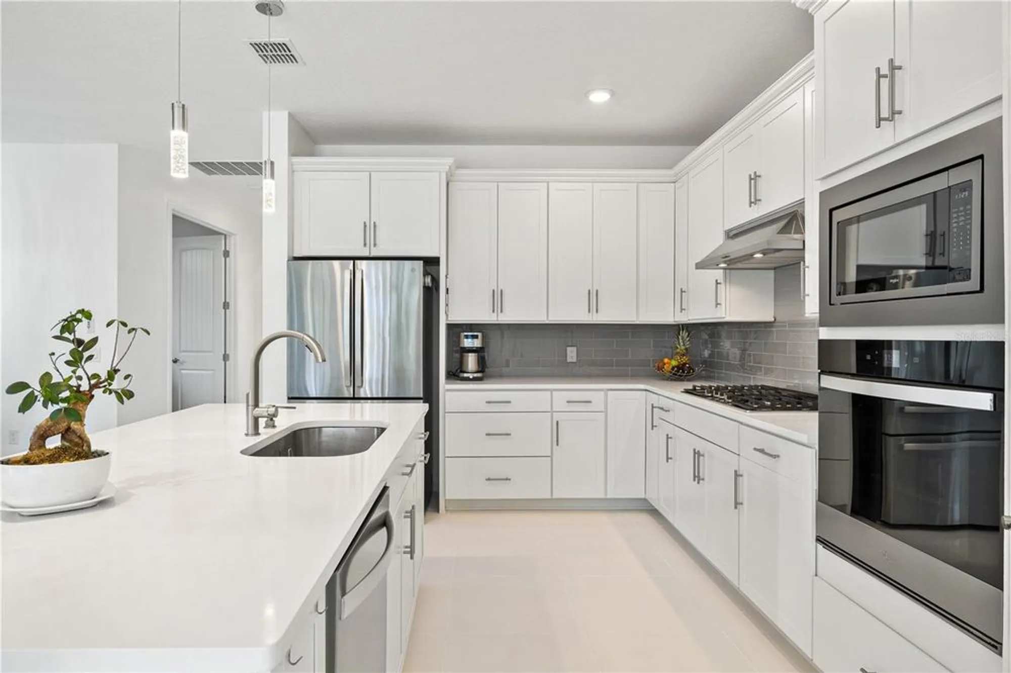 Property Slideshow image 13 of 70 | 15162 canopy cove dr, Winter Garden, FL, 34787