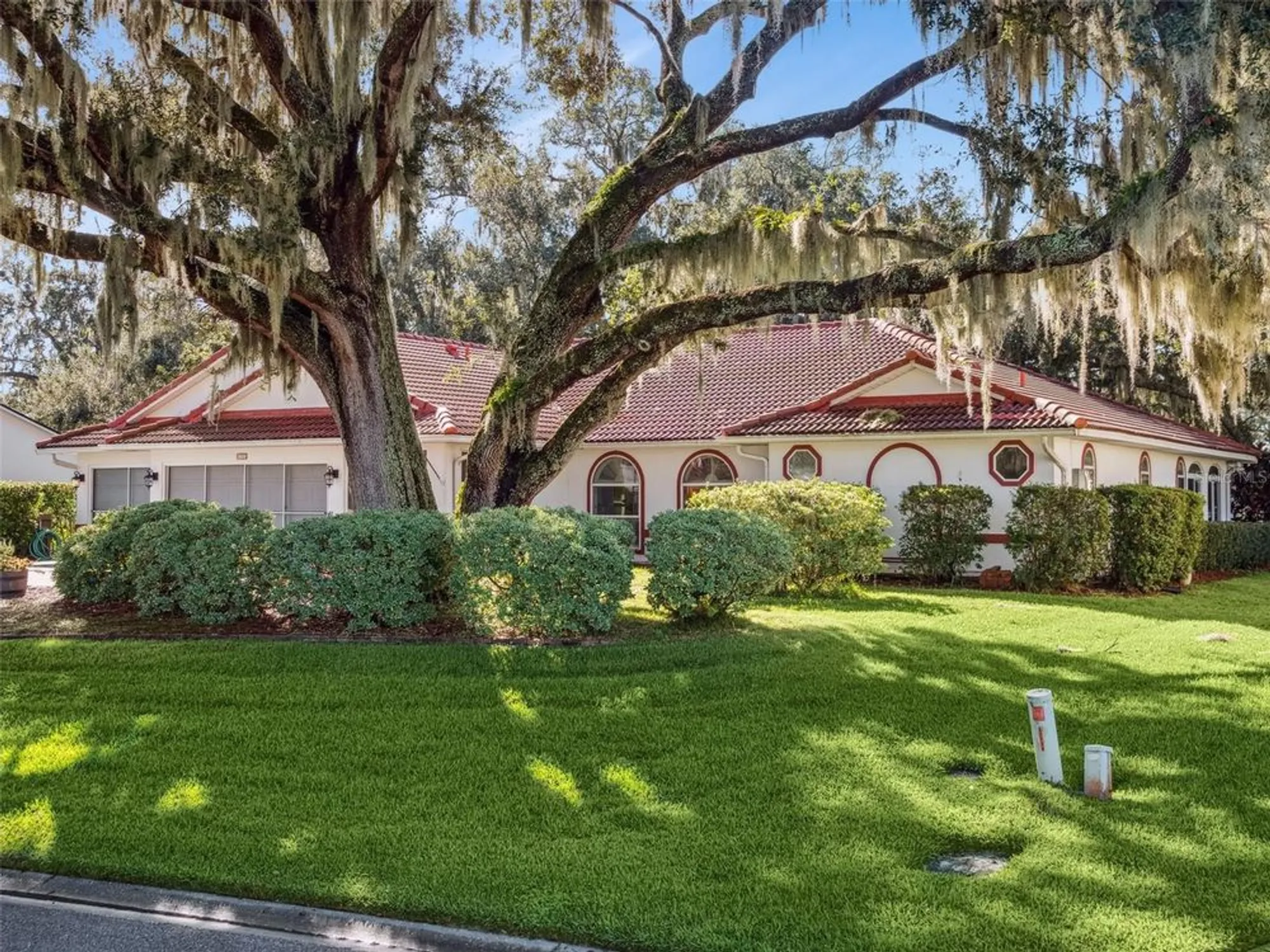 Property Slideshow image 2 of 86 | 5609 rosewall cir, Leesburg, FL, 34748