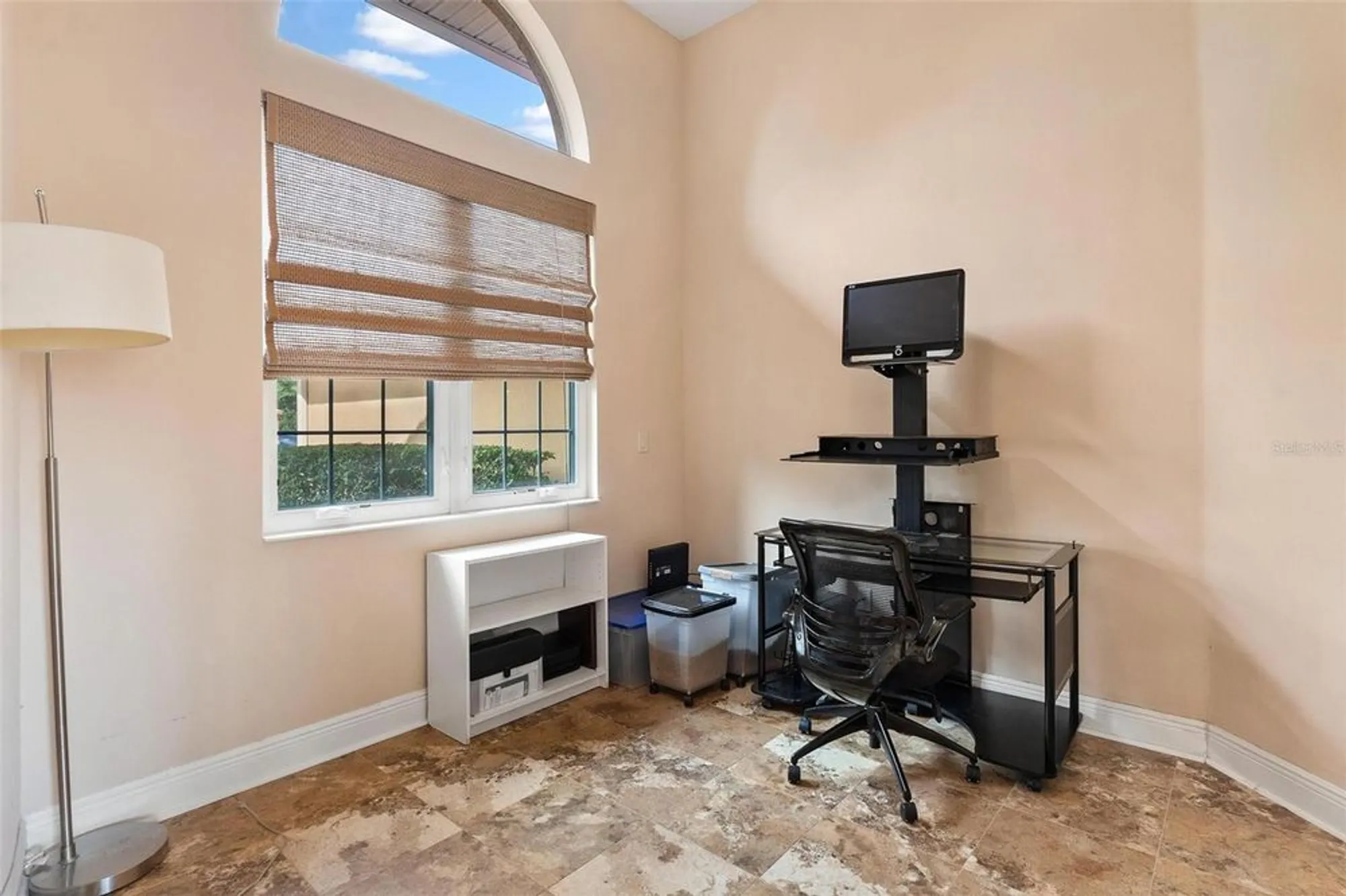 Property Slideshow image 18 of 47 | 38800 harborwoods pl, Lady Lake, FL, 32159