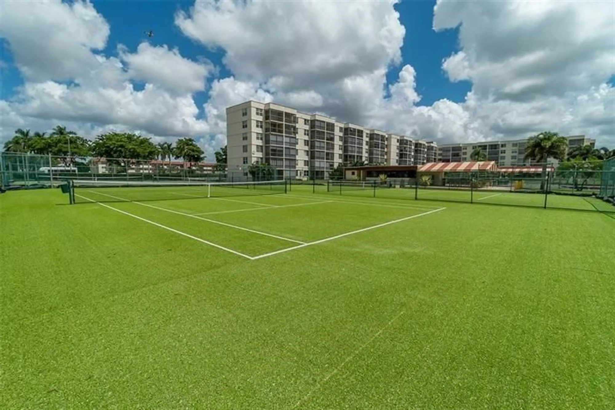 Property Slideshow image 26 of 31 | 9800 n hollybrook lake dr 202, Pembroke Pines, FL, 33025