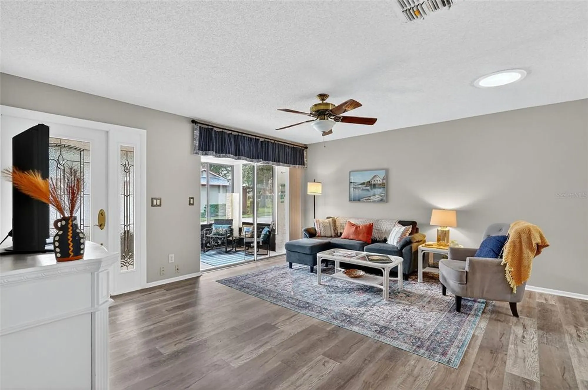 Property Slideshow image 11 of 30 | 2320 shelly dr b, Palm Harbor, FL, 34684